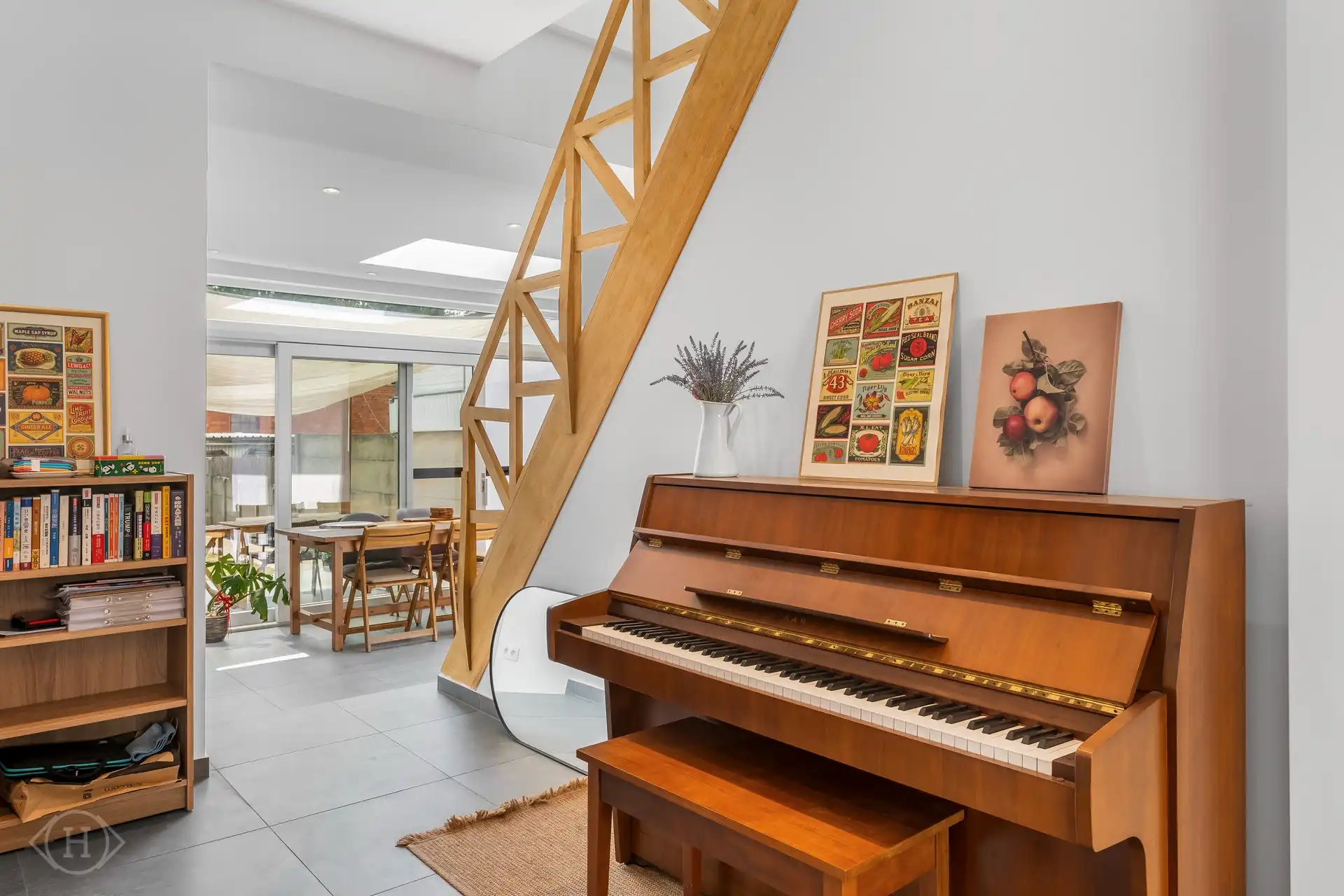 Volledig gerenoveerde, energiezuinige woning met zuidtuin foto 3