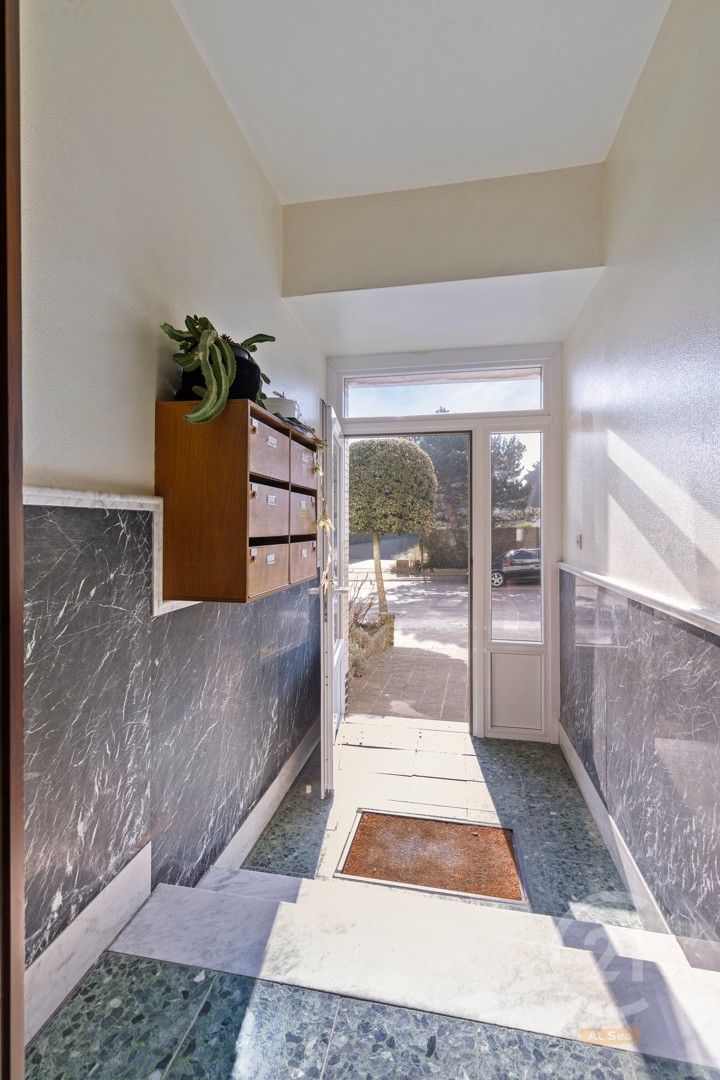 Te Renoveren Appartement in Westende – 3 Slaapkamers foto 4