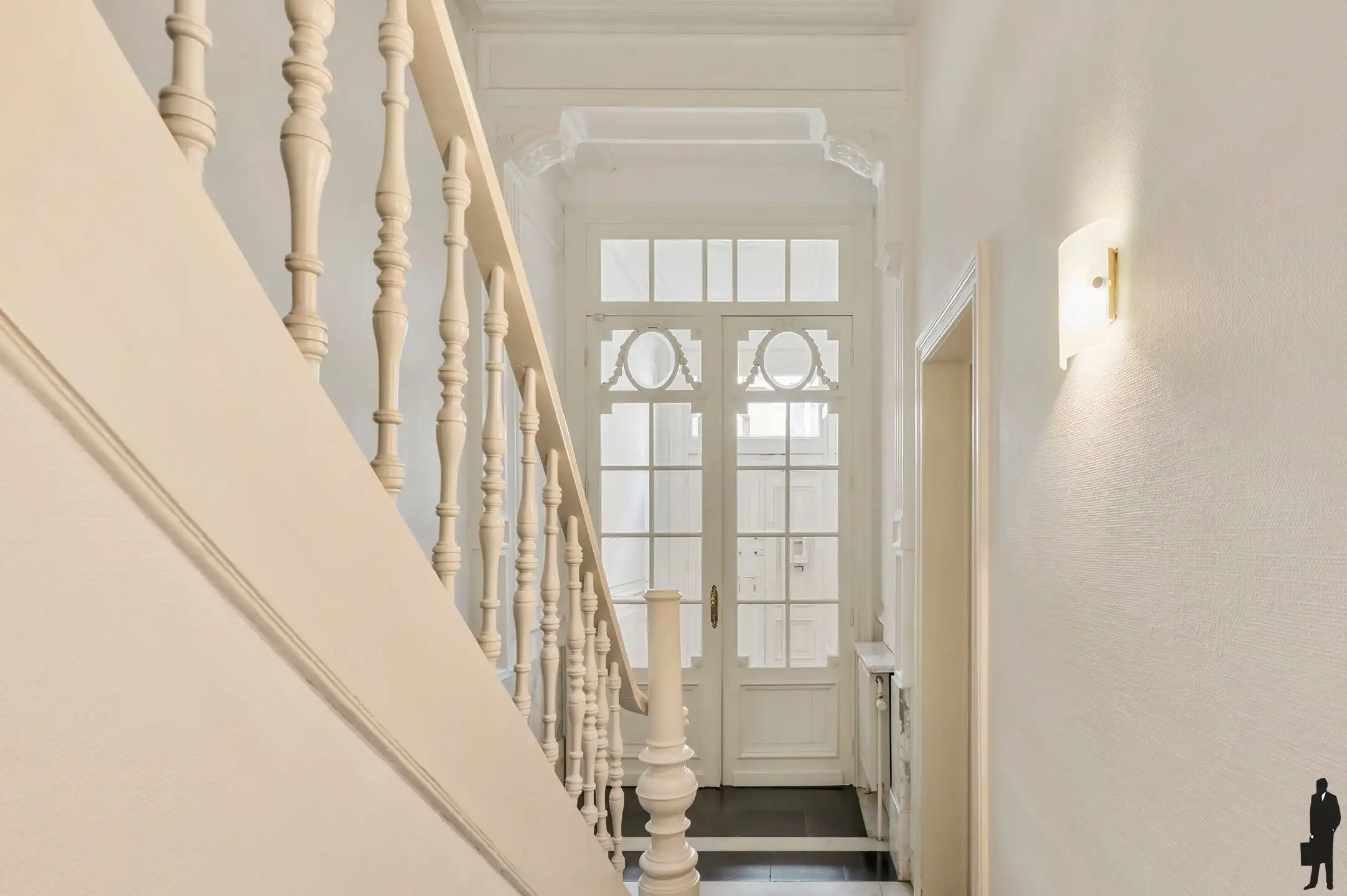 Statig herenhuis met praktijkruimte op toplocatie in Antwerpen foto 26