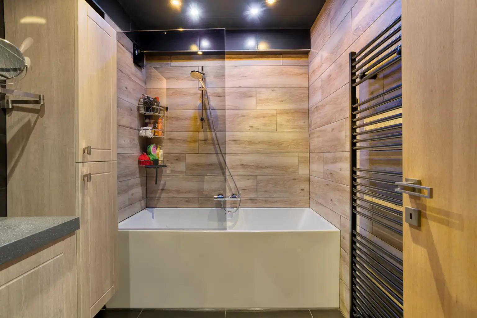 Perfect instapklaar 2-slaapkamerappartement met garage  foto 16