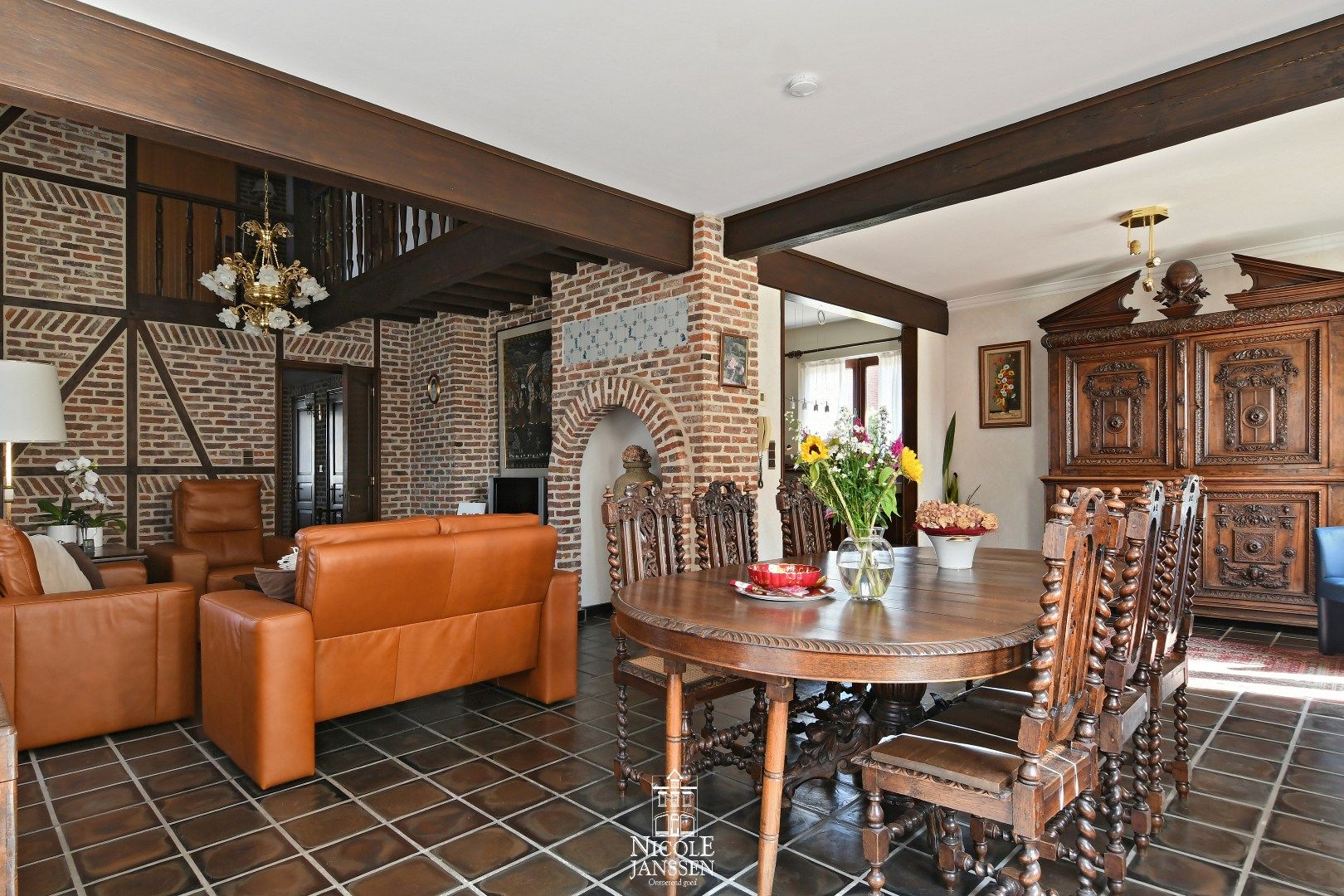 Ruime gezinswoning op een royaal perceel in een rustige omgeving  foto 5