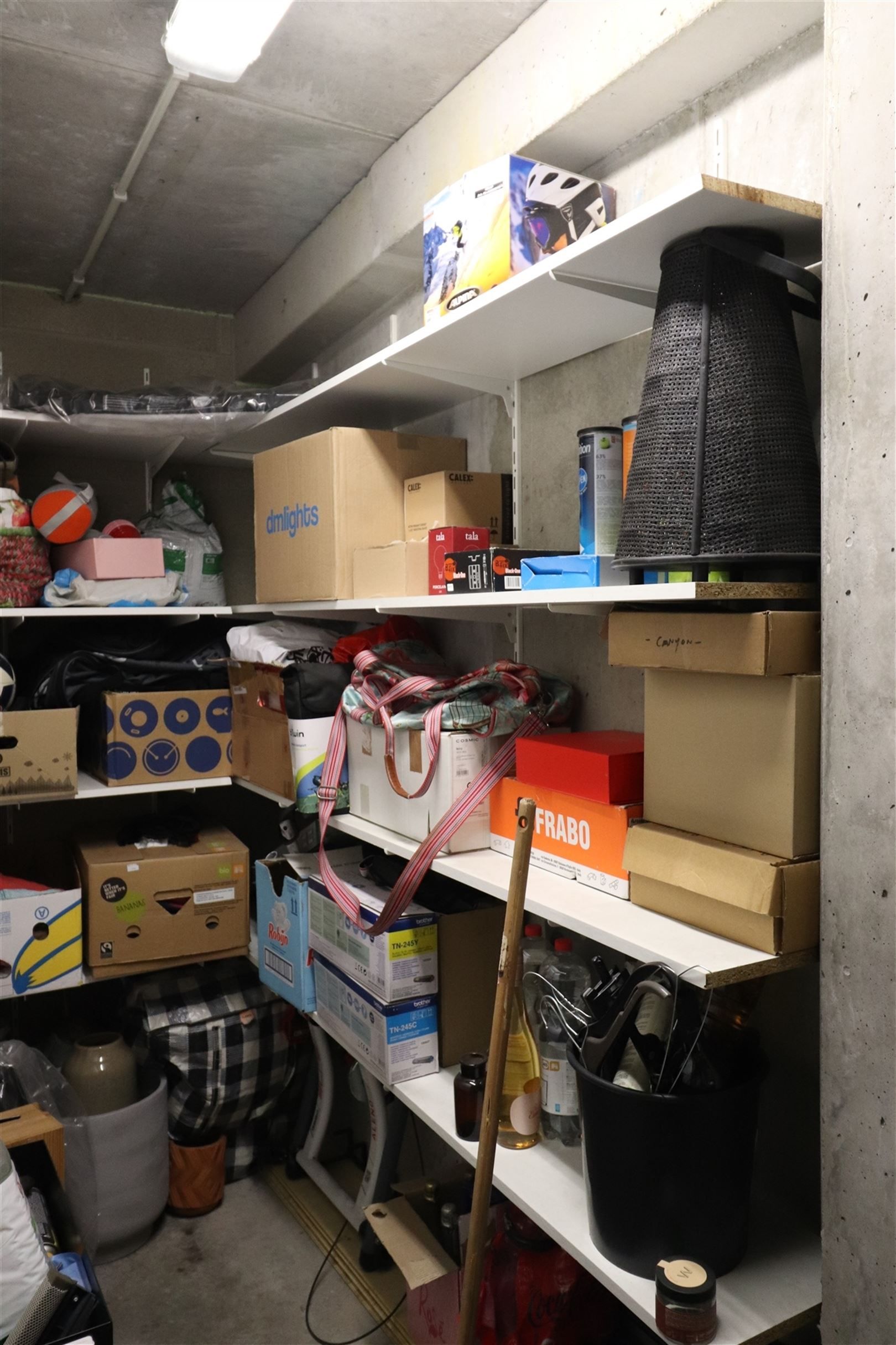Parking met extra ruimte en berging  foto 3