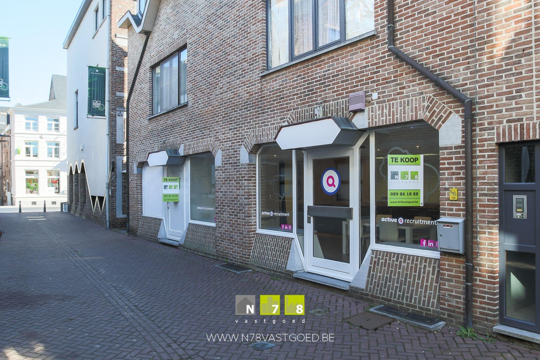 Appartement te koop foto {{pictureIndex}}