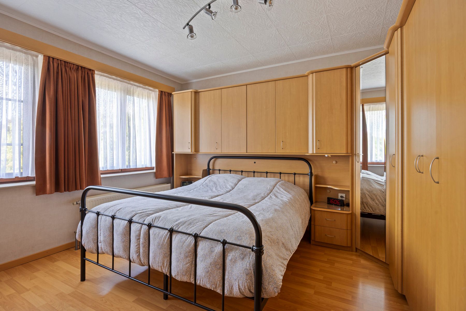 Charmante gezinswoning met 3 slaapkamers, tuin en garage  foto 14