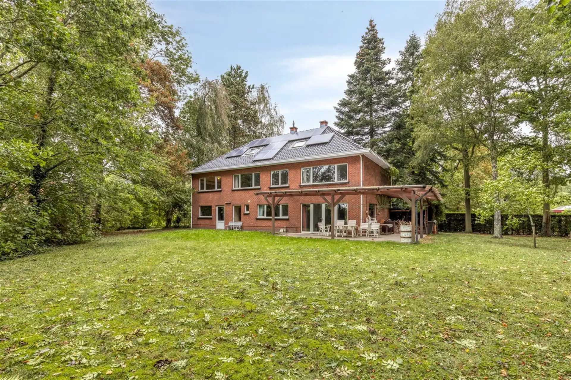 Ruime vrijstaande villa op een perceel van 3.235 m² foto 20