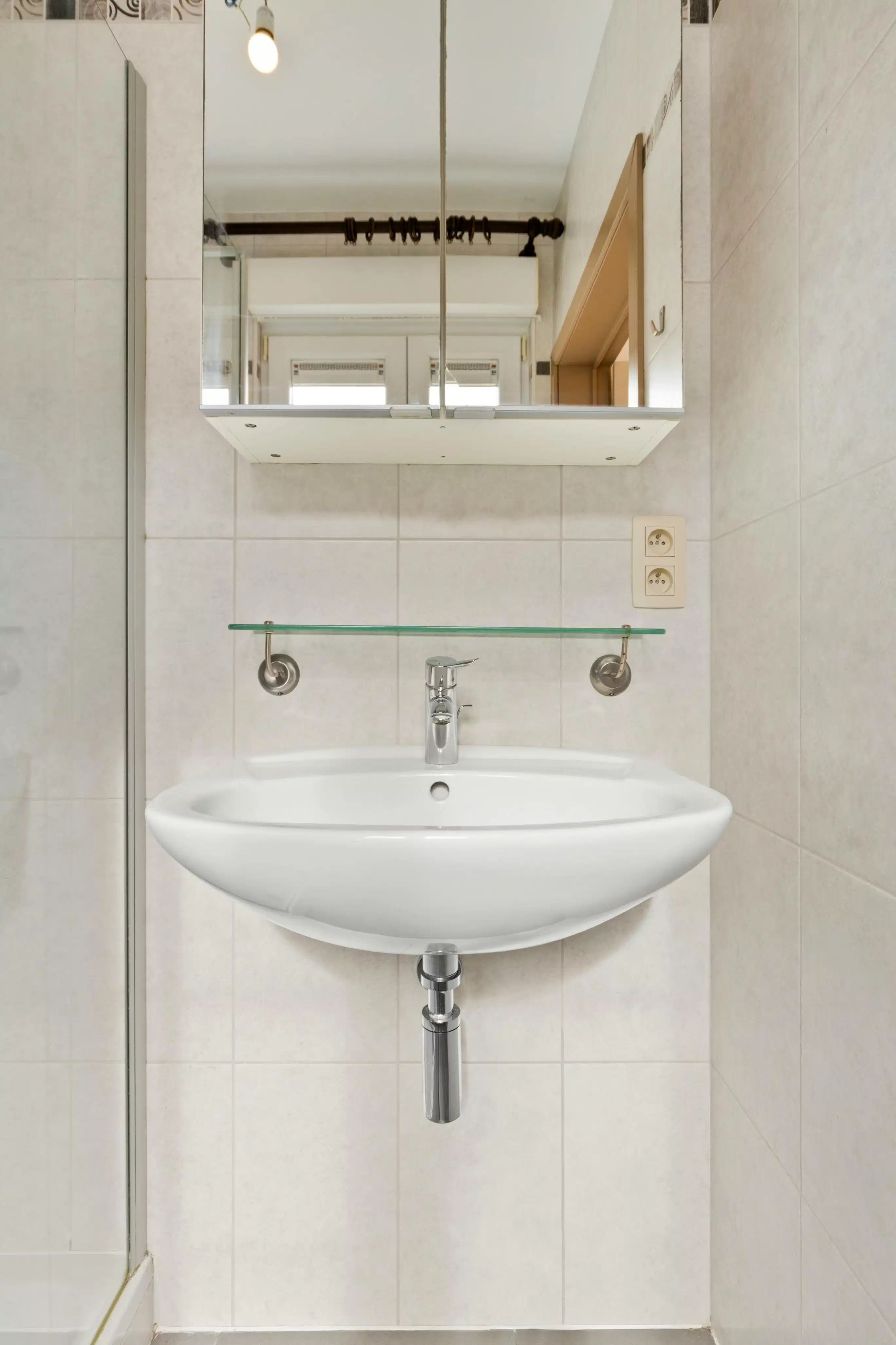 Instapklaar gelijkvloers app met terras en autostaanplaats! foto 10