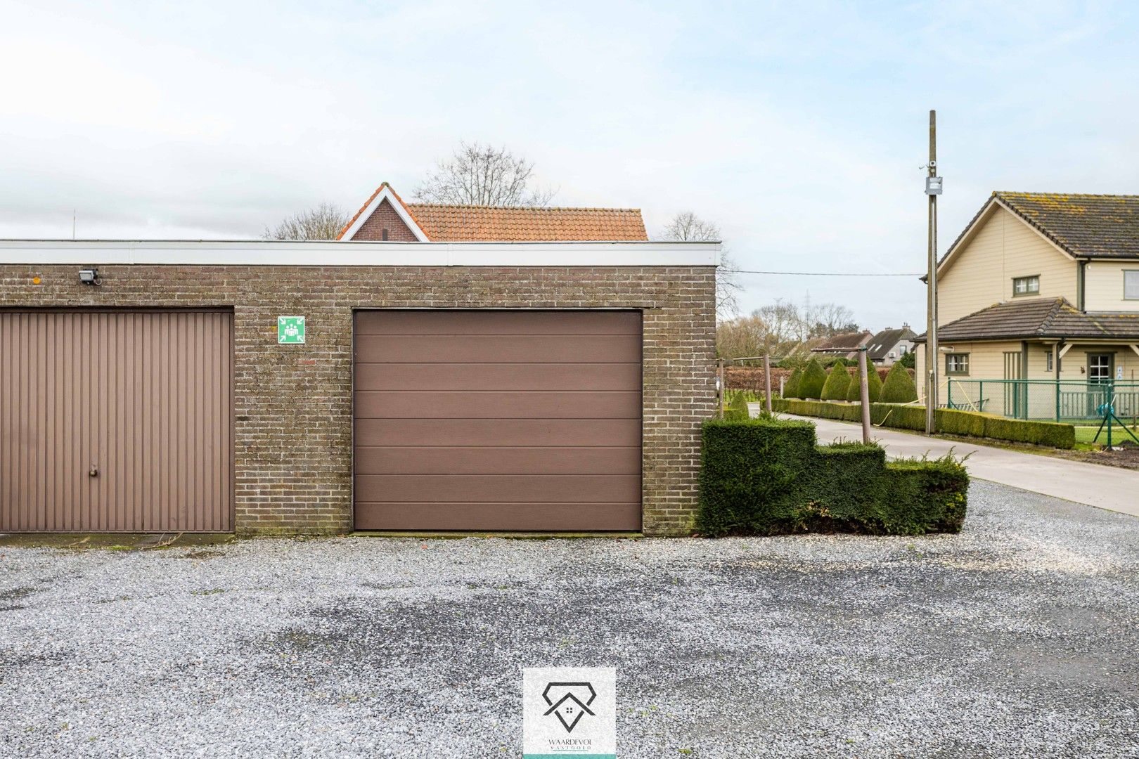 Instapklare woning met tuin en ruime garage te koop foto 30