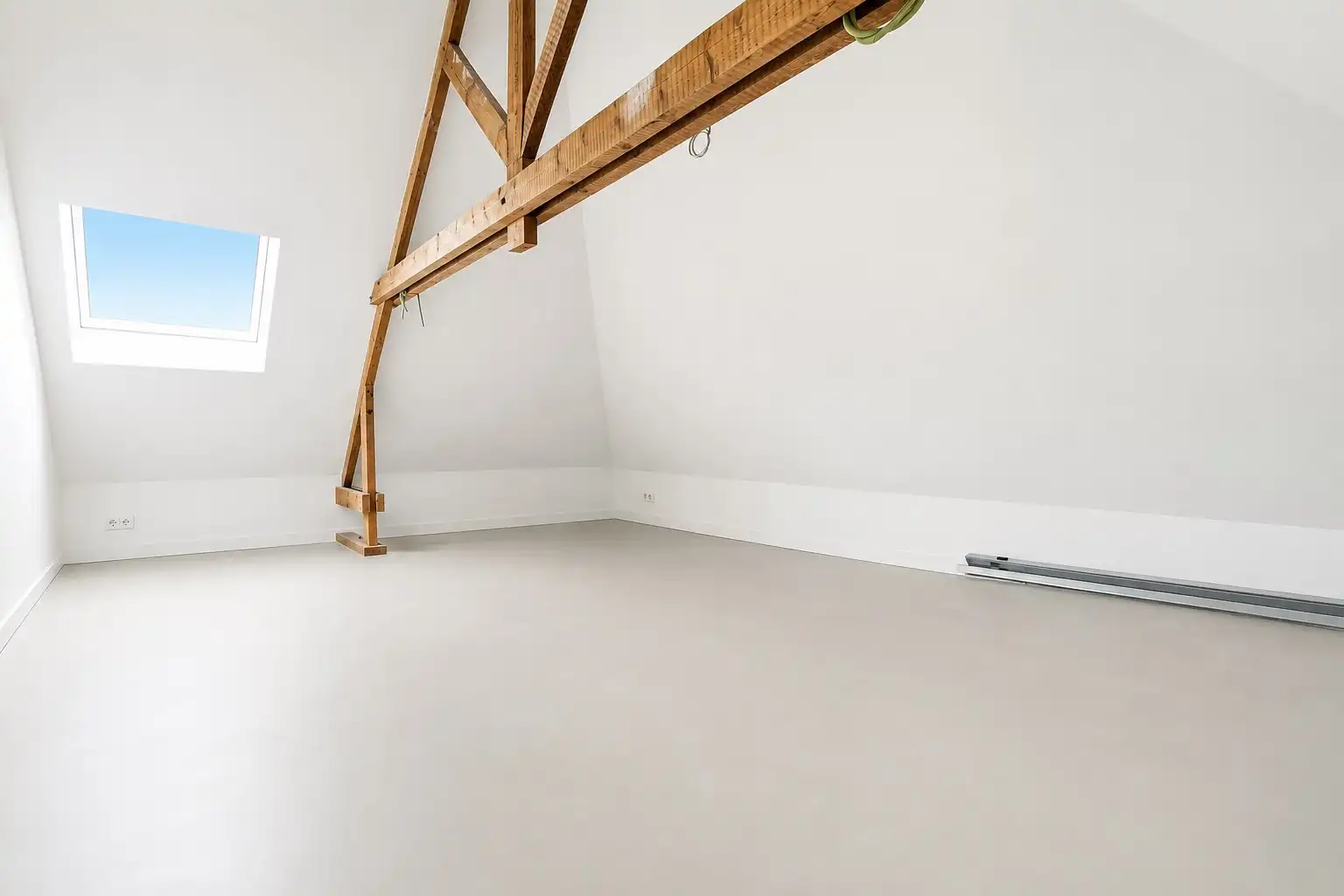 Grote hippe woning met 5 kamers, 2 badkamers, garage en een stadstuin foto 18