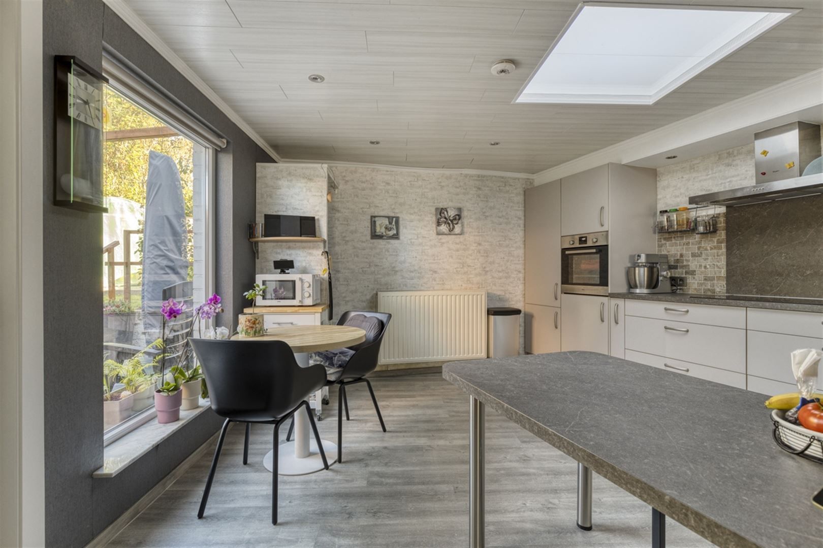 Rustig gelegen woning met garage foto 11