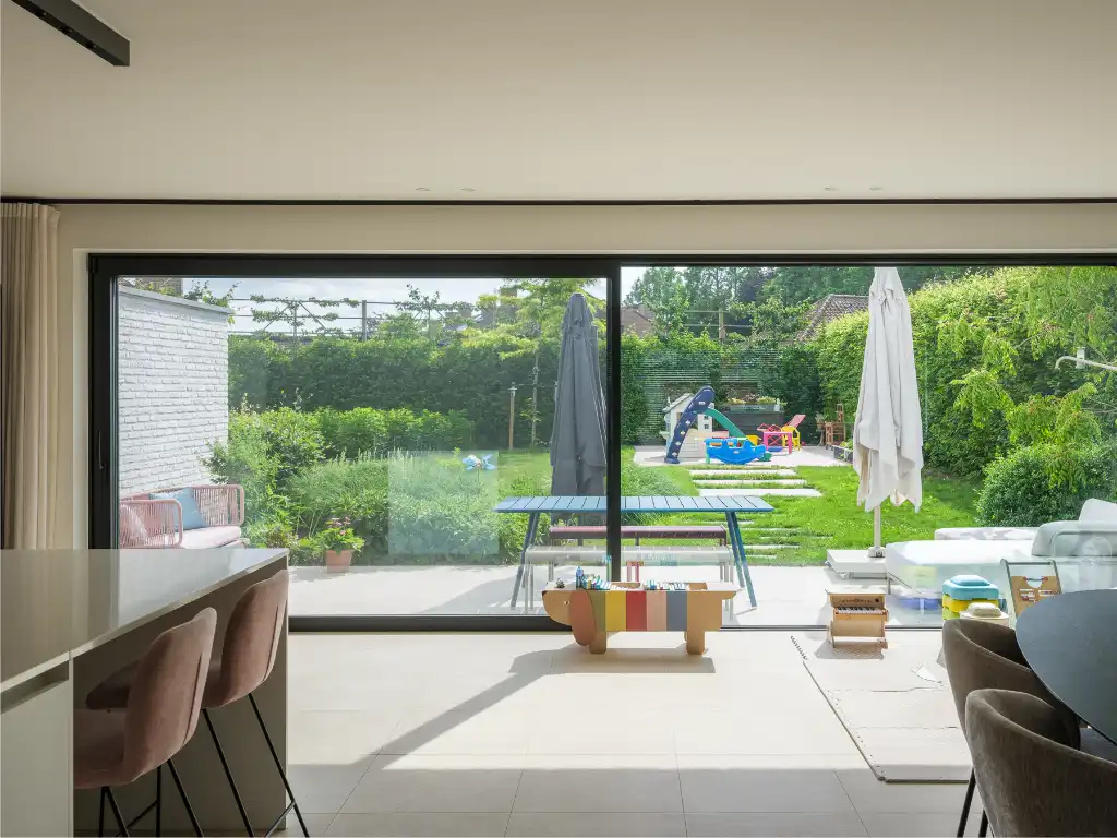 Hoogwaardig afgewerkte gezinswoning (EPC A+) met een perfect georiënteerde tuin foto 8