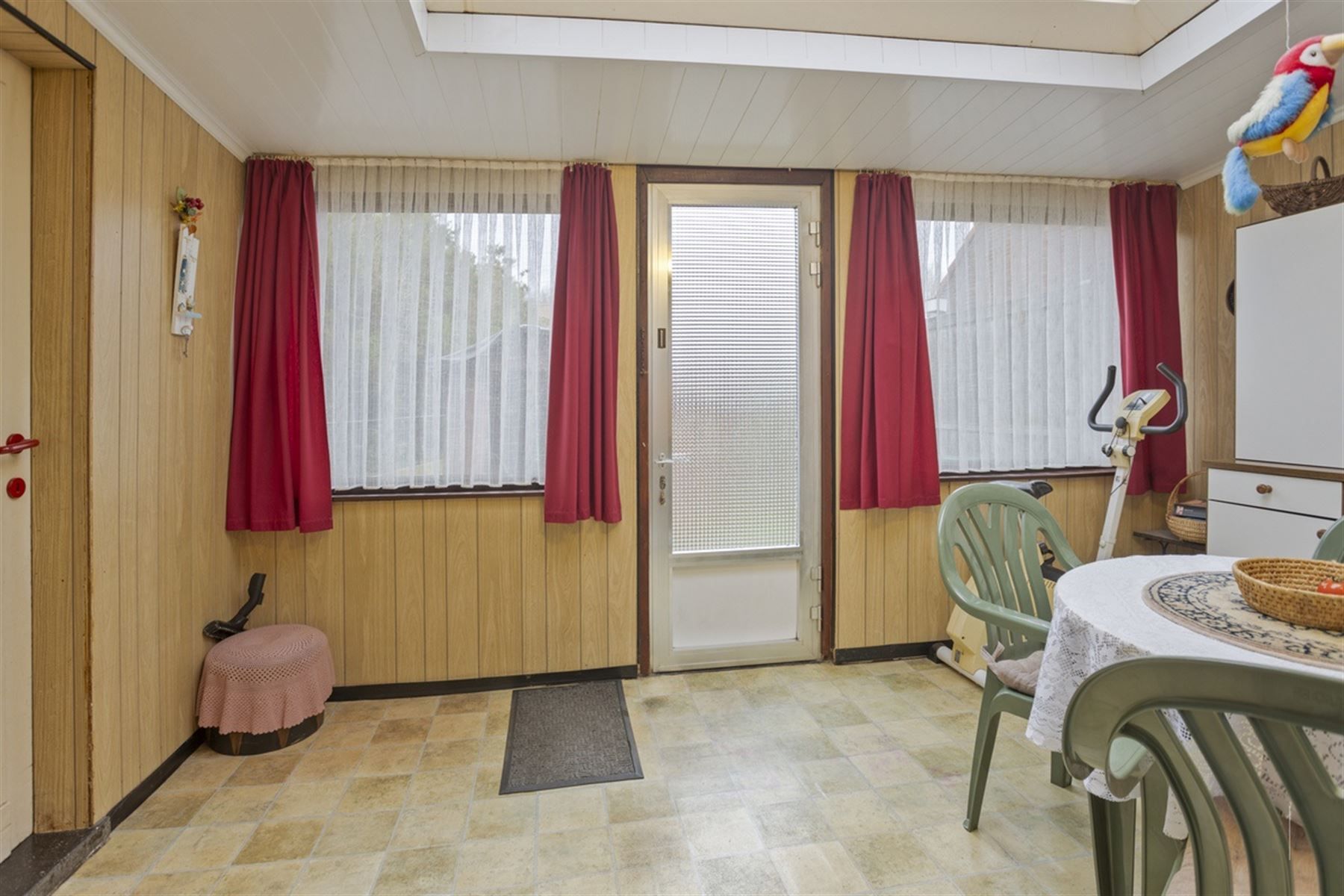 Halfopen bebouwing met 3 slaapkamers - op te frissen foto 17