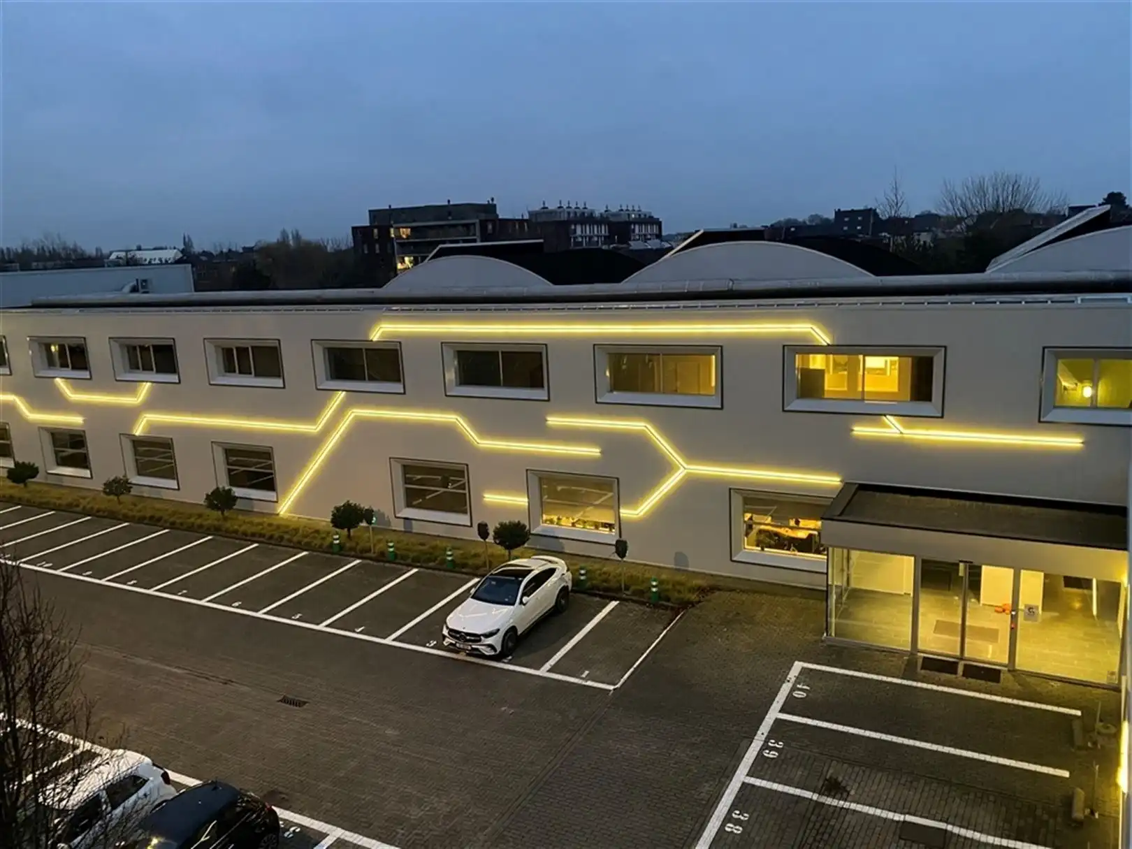 Kantoren in oud fabriekspand van 24m² tot 521m² foto 3