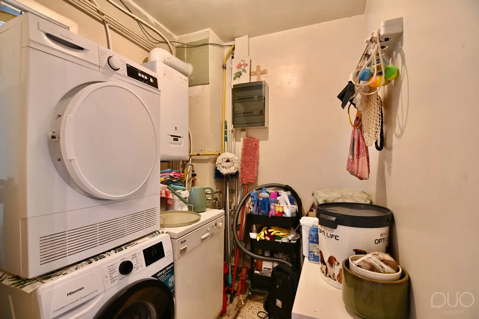 Ruim pand - makkelijk op te delen in 2 appartementen en grote tuin in het centrum van Zepperen foto 5