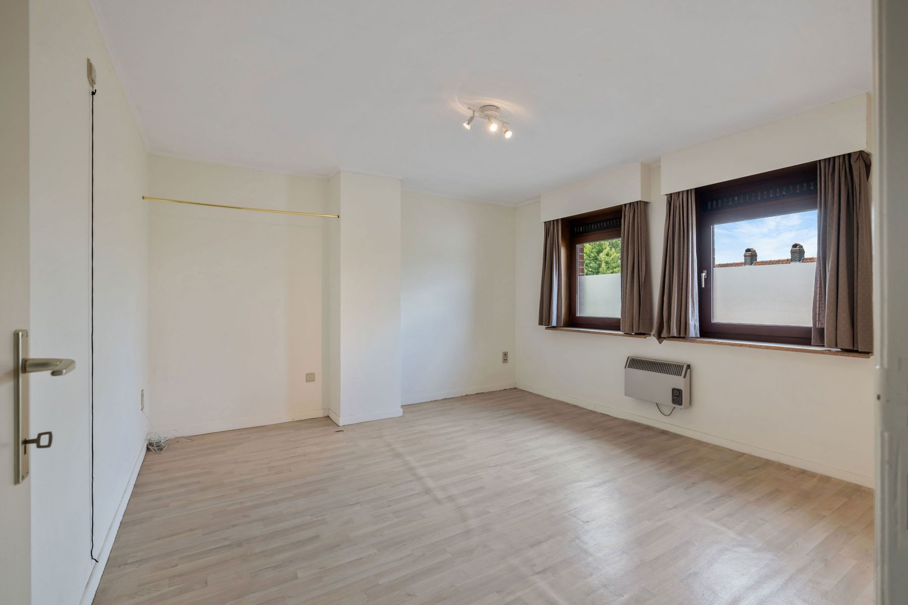 Halfopen woning met tuin, 3 slpks en dubbele garage foto 11