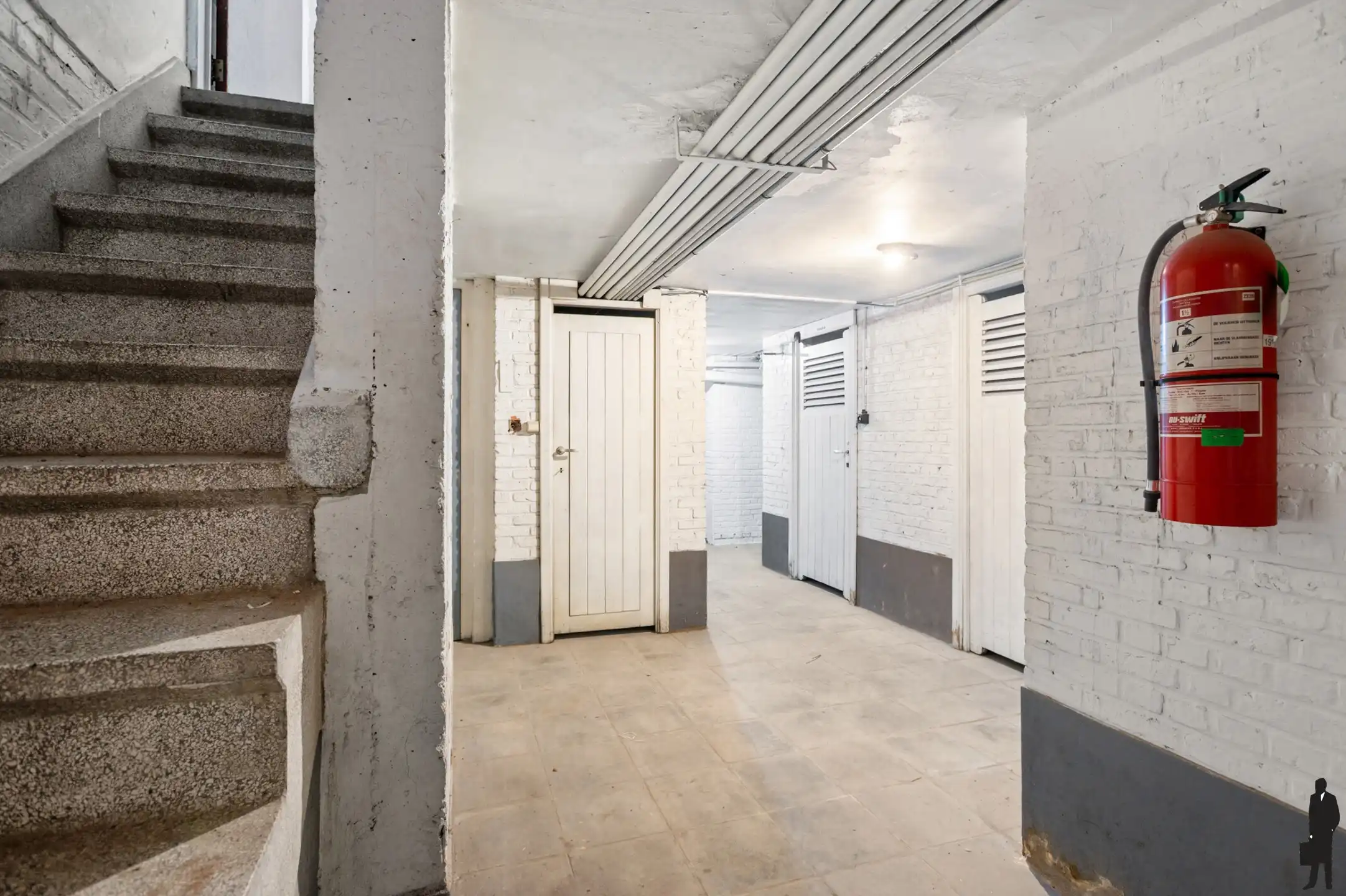 Appartementsgebouw op top-locatie te koop foto 55