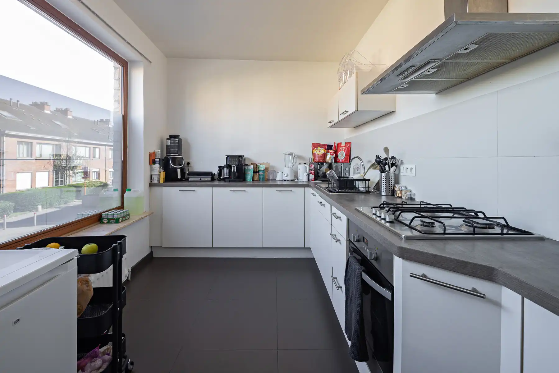 Gerenoveerd appartement met 2 slaapkamers foto 10