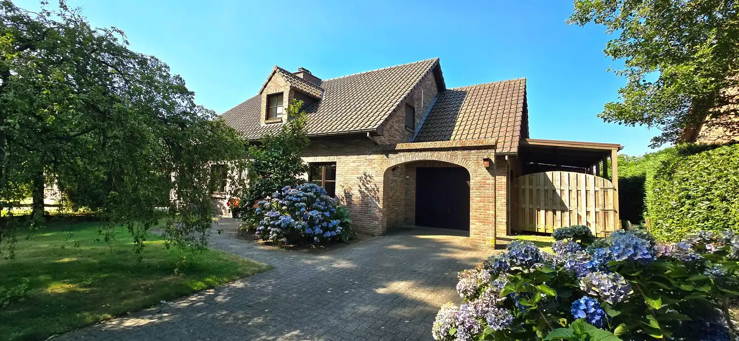 Huis te koop foto {{pictureIndex}}