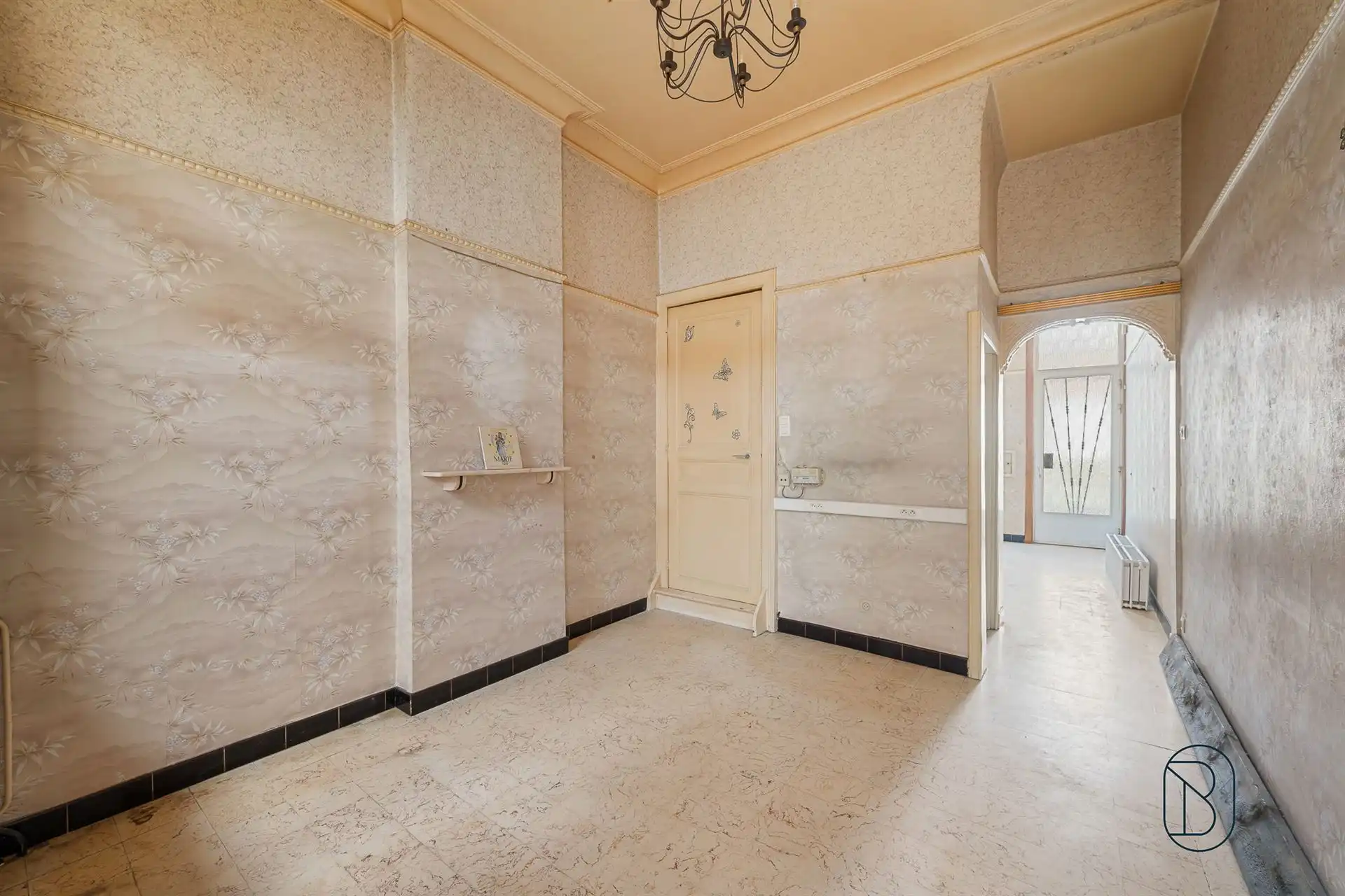 Te renoveren woning: IDEAAL VOOR INVESTEERDERS! foto 3