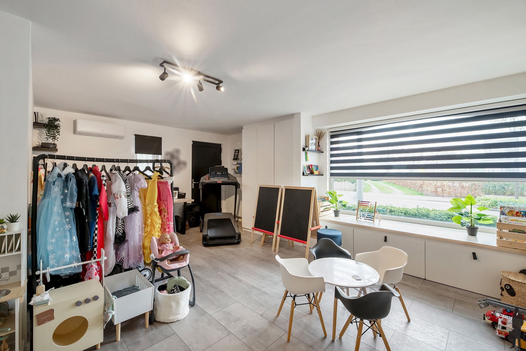 Knap gerenoveerde gezinswoning met 4 slaapkamers en praktijkruimte/kantoor. foto 17
