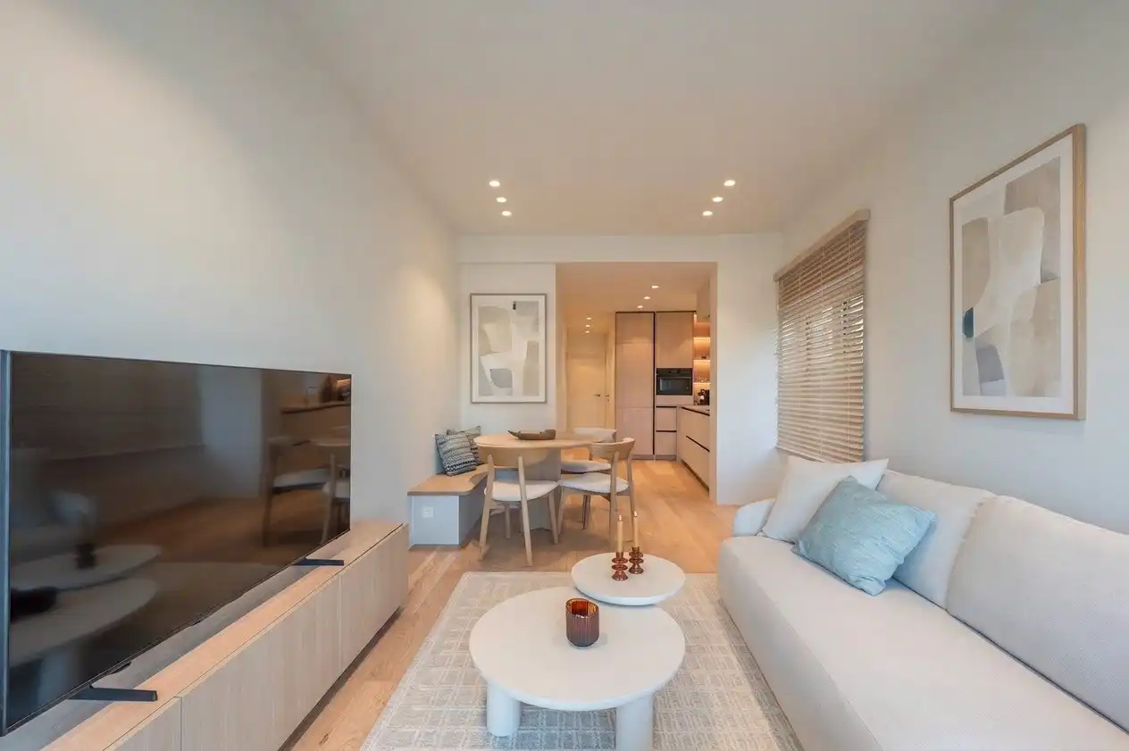 Gerenoveerd appartement met 2 slaapkamers en zeezicht foto {{pictureIndex}}