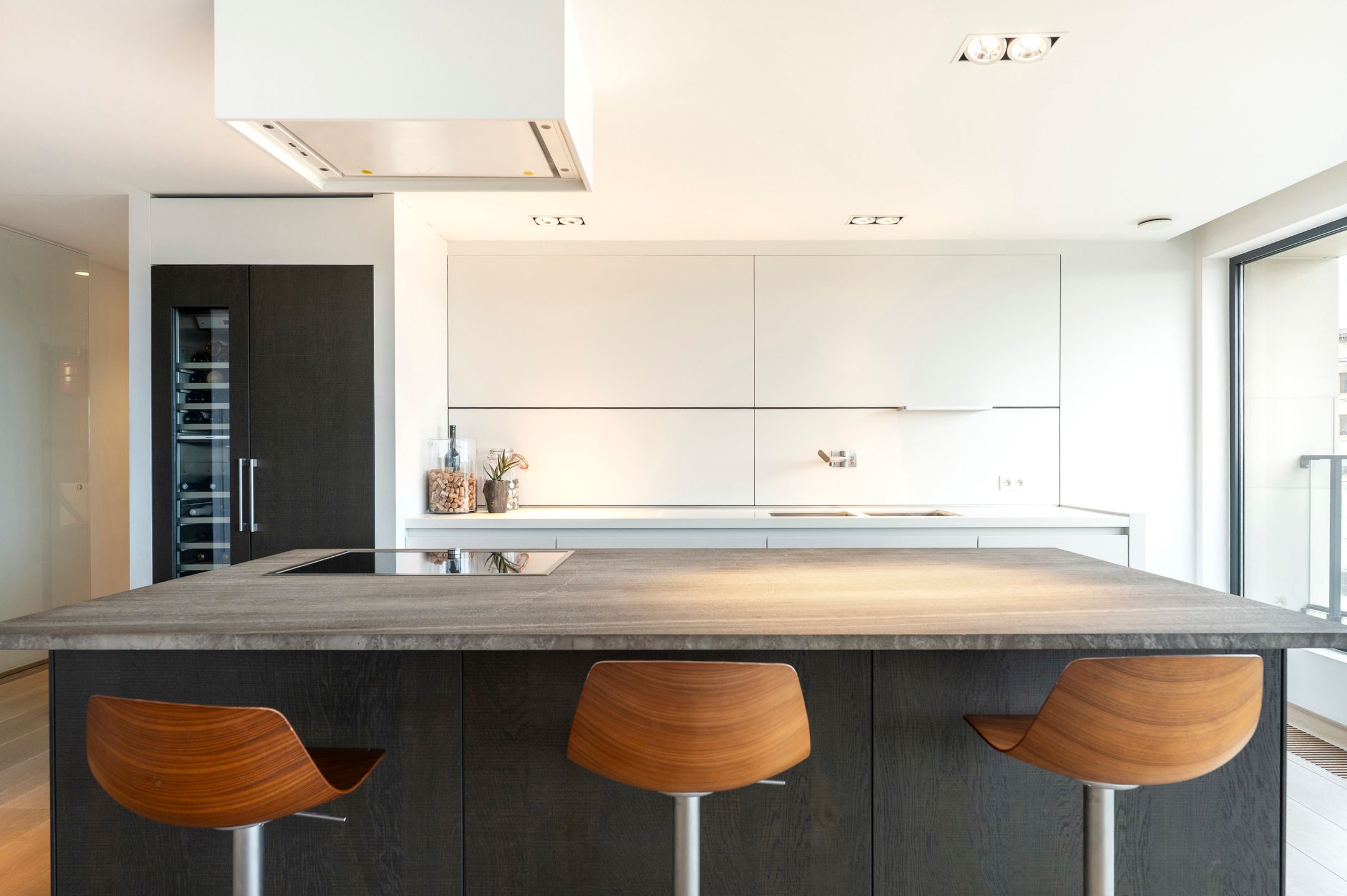 ANTWERPEN - Ruim en licht appartement met uitzonderlijk uitzicht op de kaaien foto 3