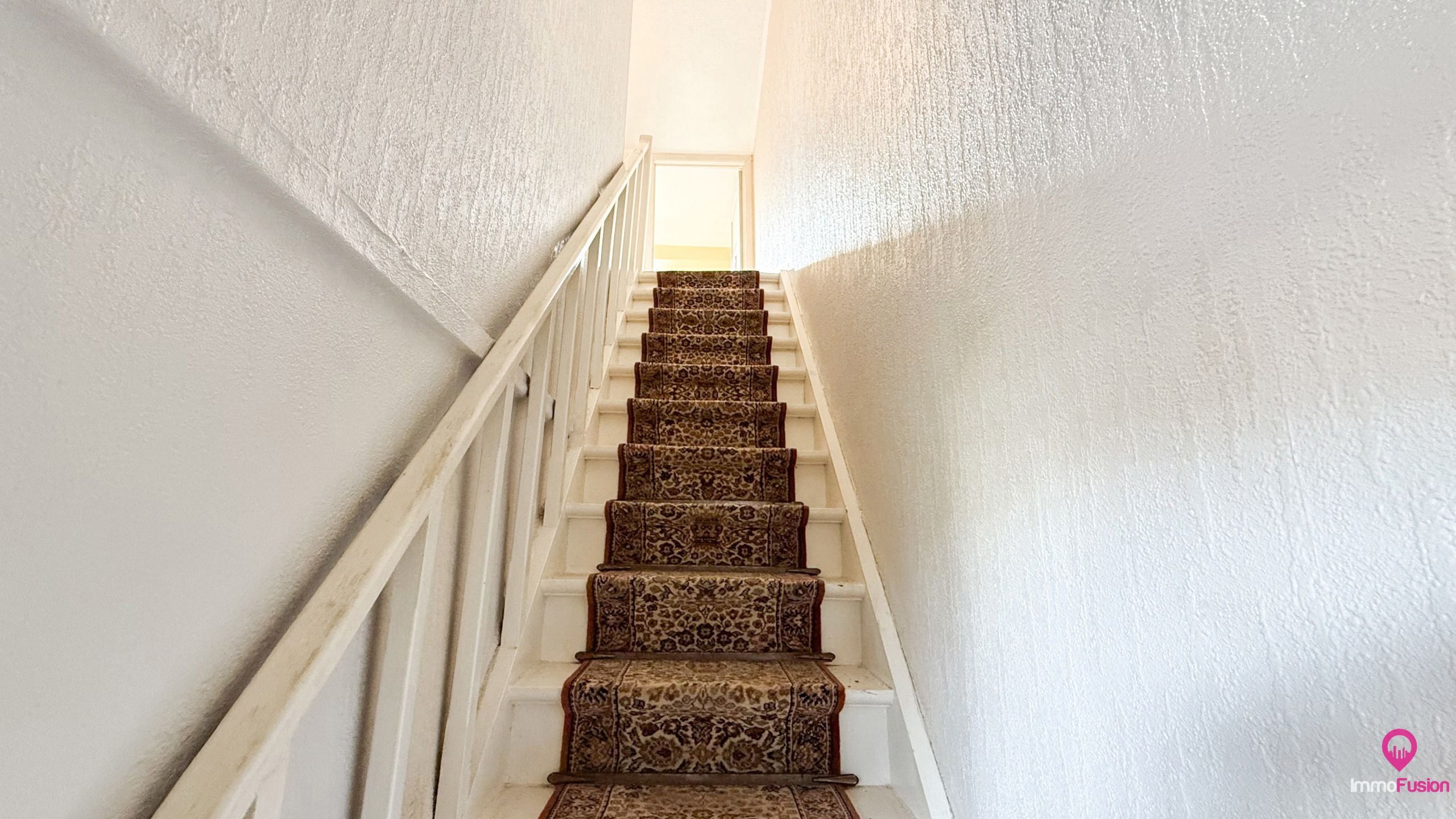 Ruime boerderij op ±33a met stallen en renovatiepotentieel! foto 10