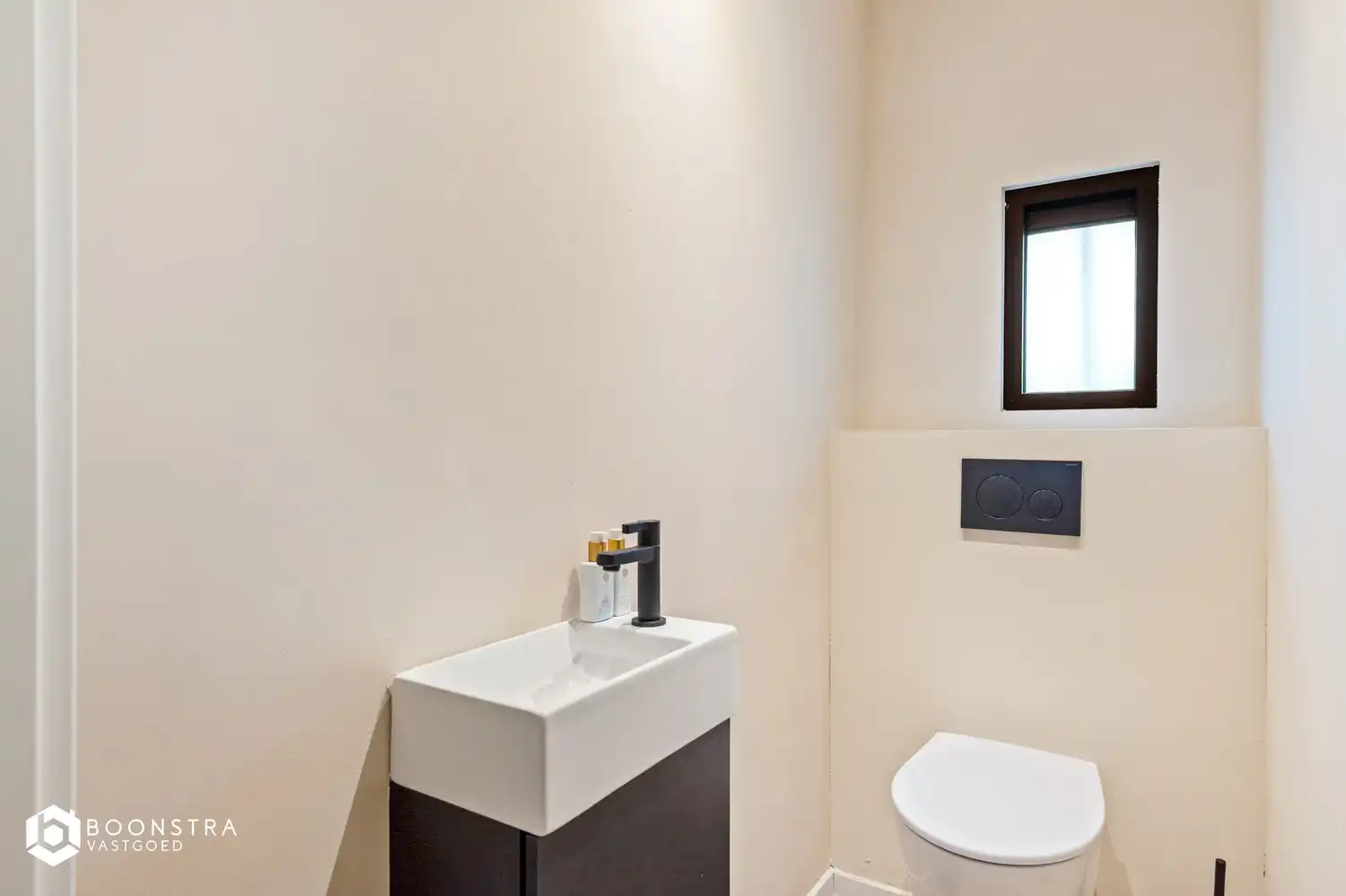 Instapklare woning met 4 slpkrs in hartje Edegem foto 10