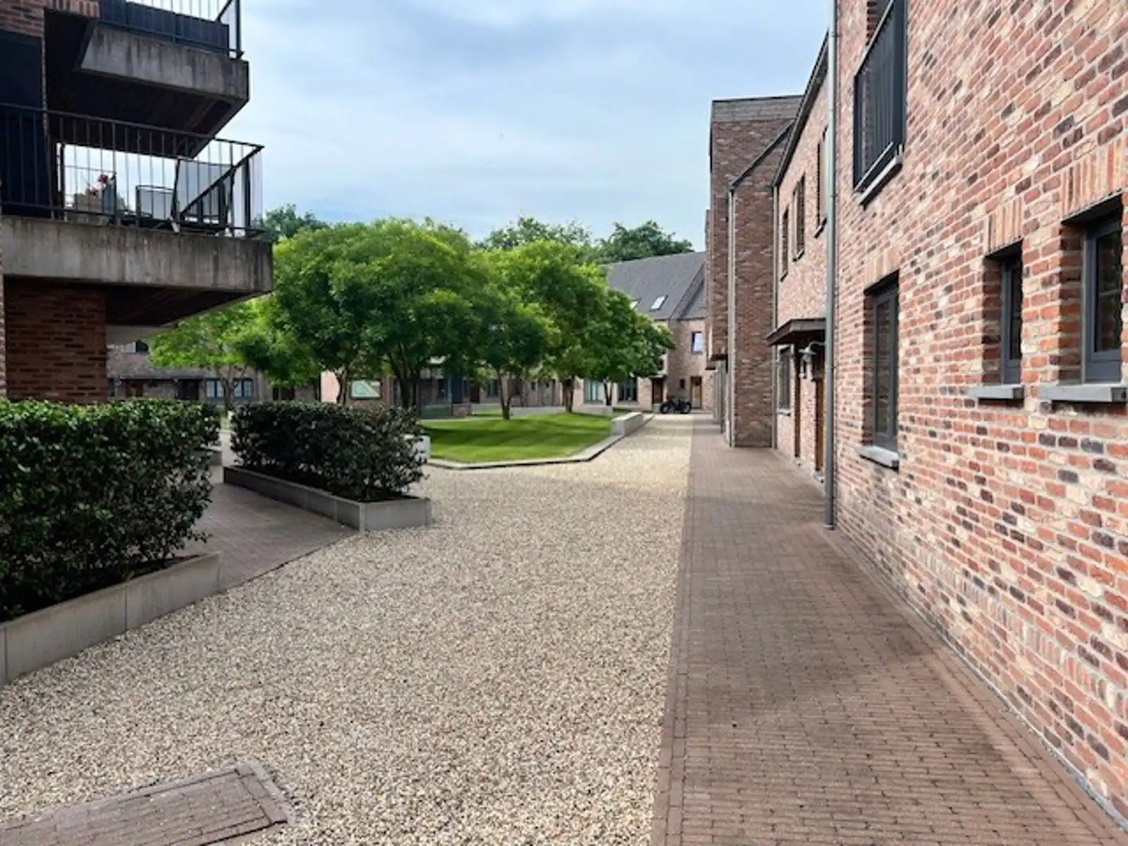 Duplex met 3 slaapkamers in rustige groene omgeving foto 2