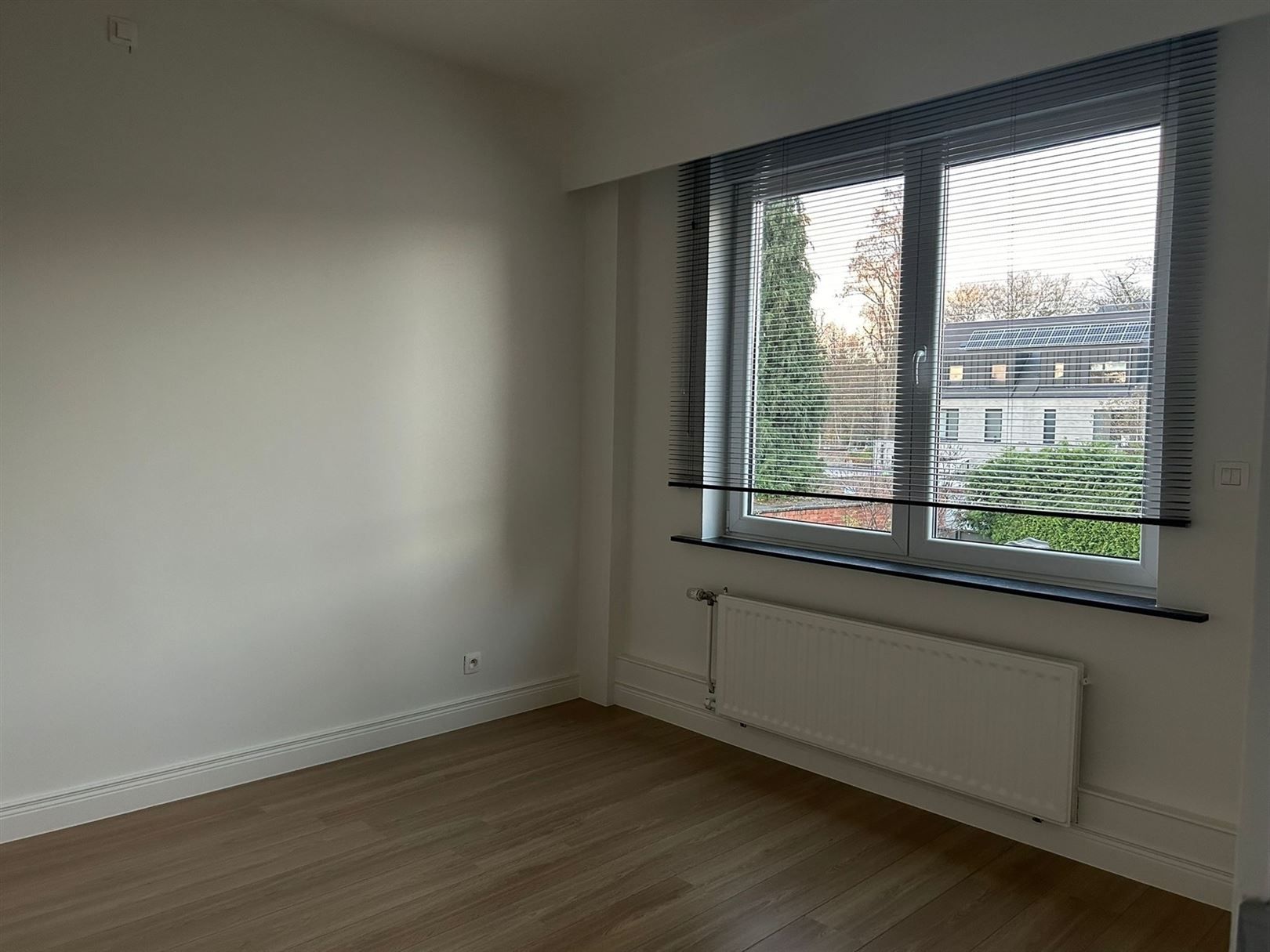 Gerenoveerde woning met vier slaapkamers en garage op rustige locatie foto 14