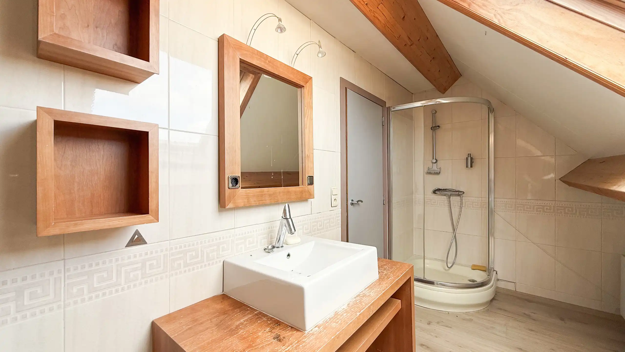 Prachtig handelspand met woonst op toplocatie (40are grond)! foto 38