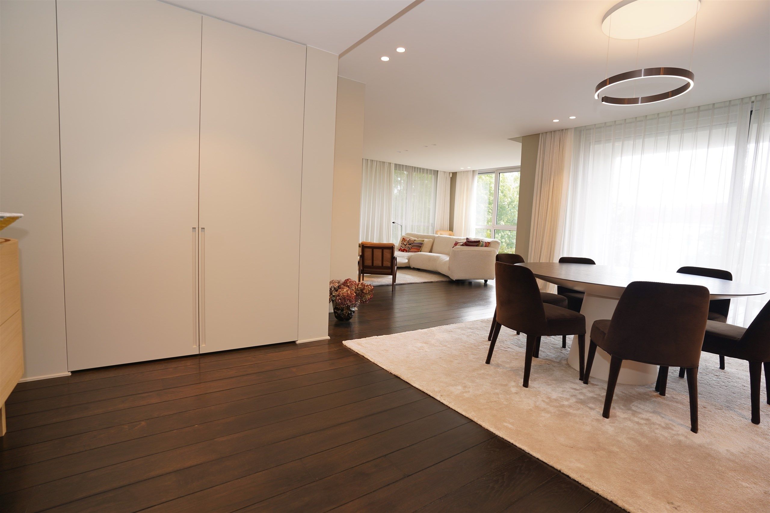 Luxeappartement met frontaal Leiezicht & voorbijglijdende bootjes foto 2