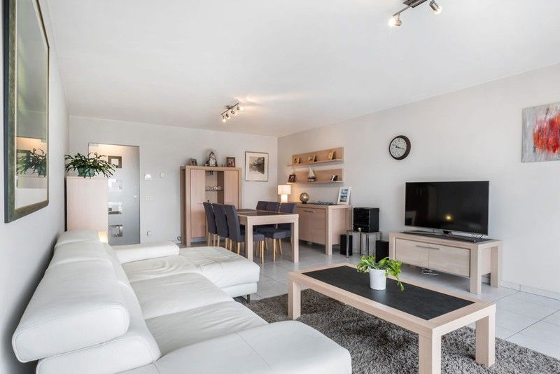 Instapklaar appartement te huur! foto 3