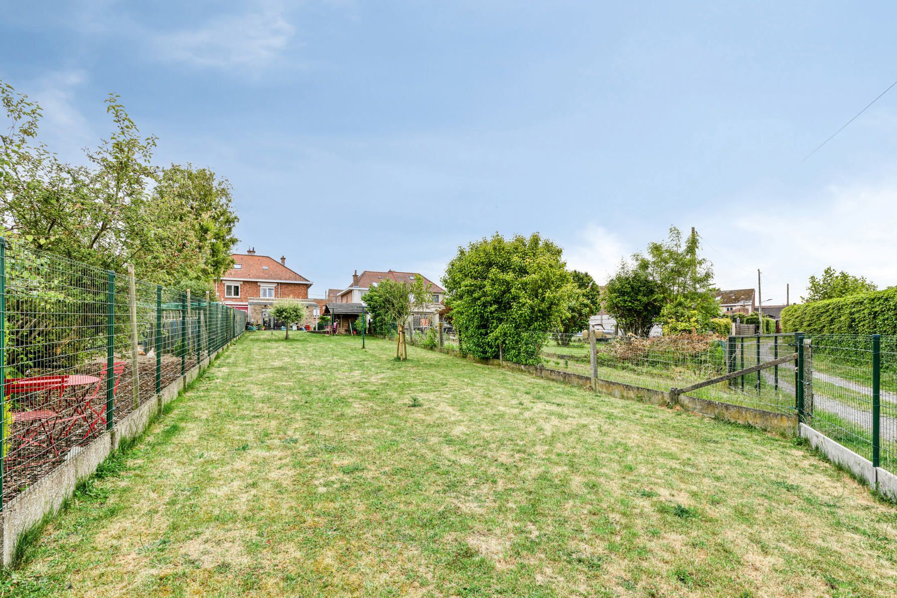 Driegevelwoning met grote tuin nabij centrum Halle foto 16
