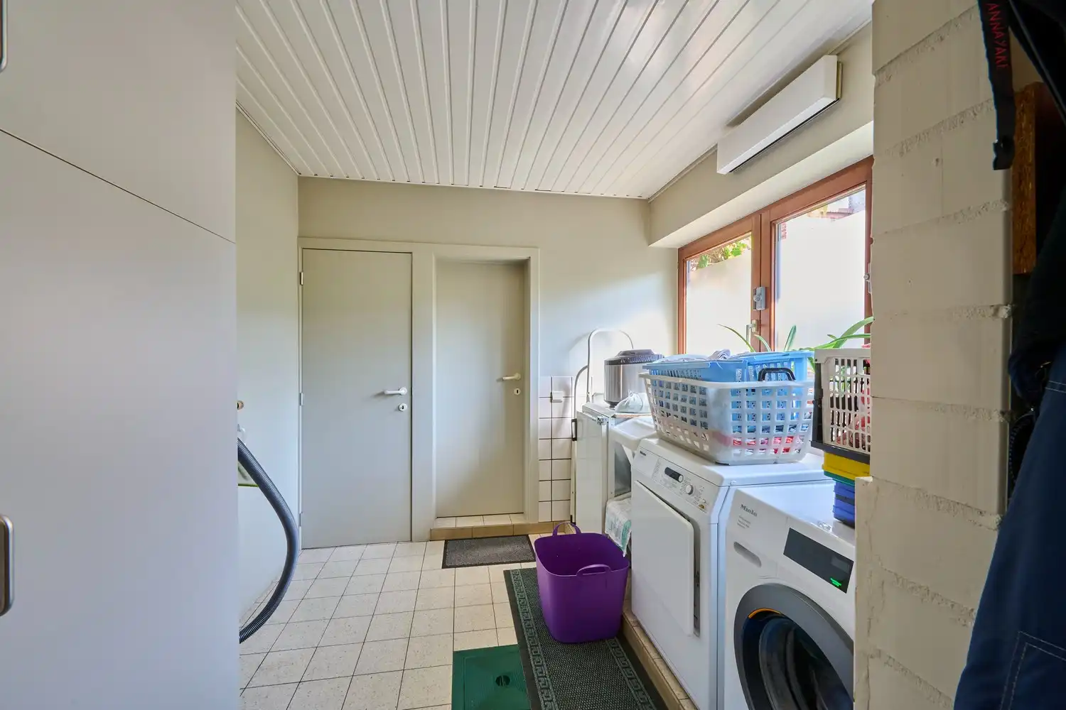 Karaktervolle energiecorrecte vrijstaande woning met praktijkruimte, 4/5 slaapkamers en zuidgerichte parktuin foto 14