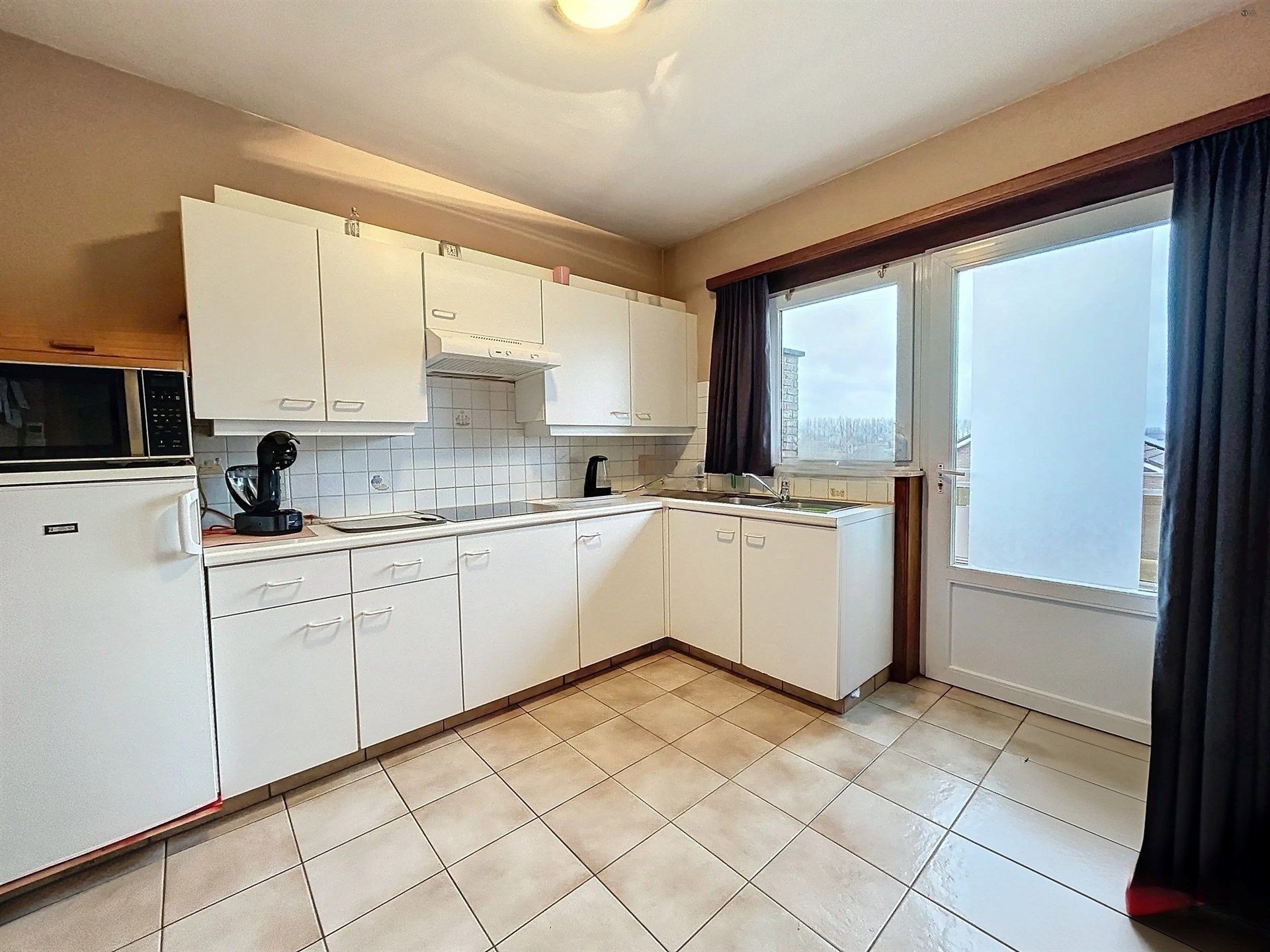 instapklaar 2 slaapkamerappartement met terras  foto 3