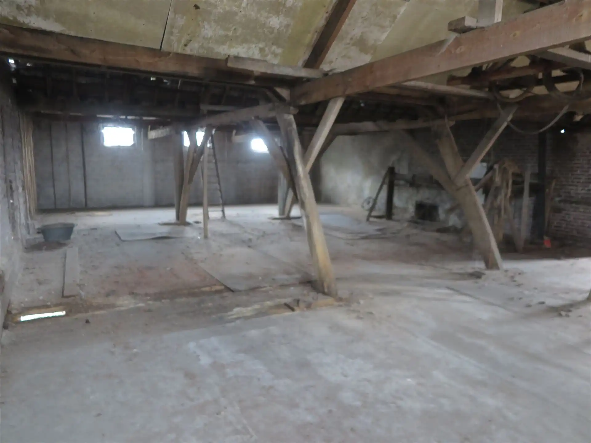 Unieke leegstaande Opslagruimte te Waarschoot foto 4