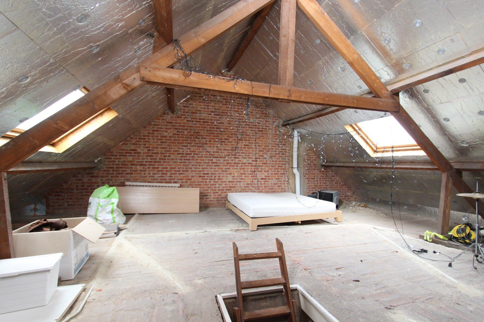 Grondig vernieuwde woning - stadsrand Tongeren foto 15