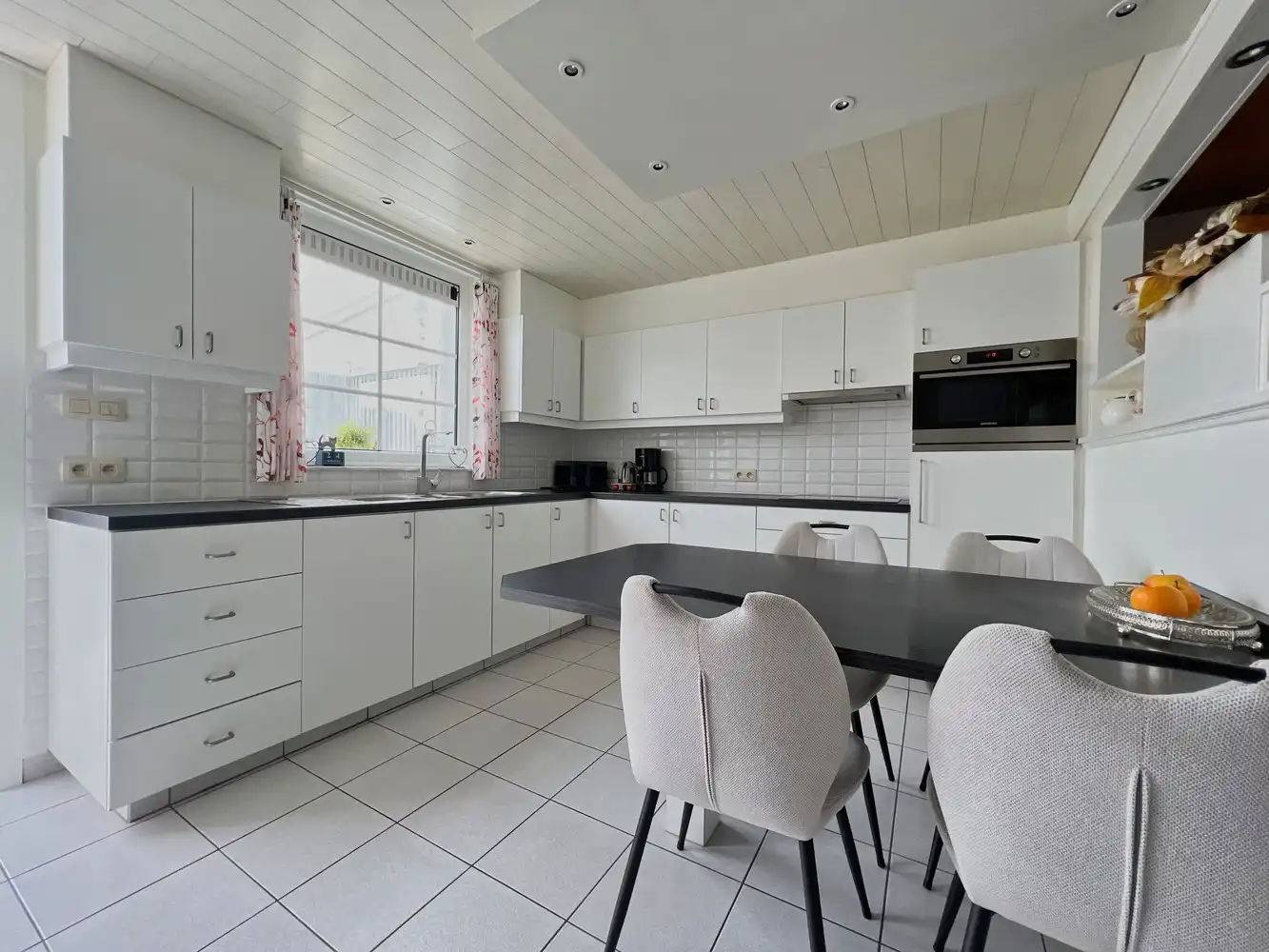 Topper! Ruime gezinswoning op 1640m² met garage! foto 5