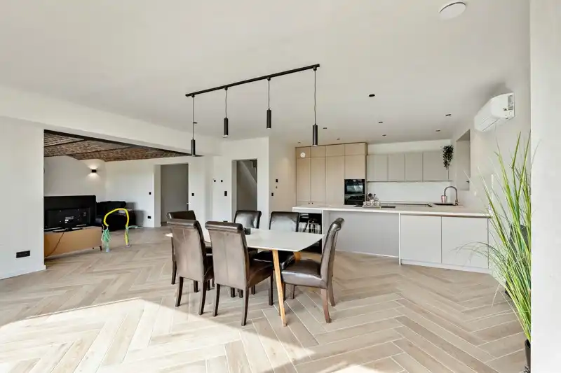 Volledig gerenoveerd landhuis gelegen op 34are foto 11