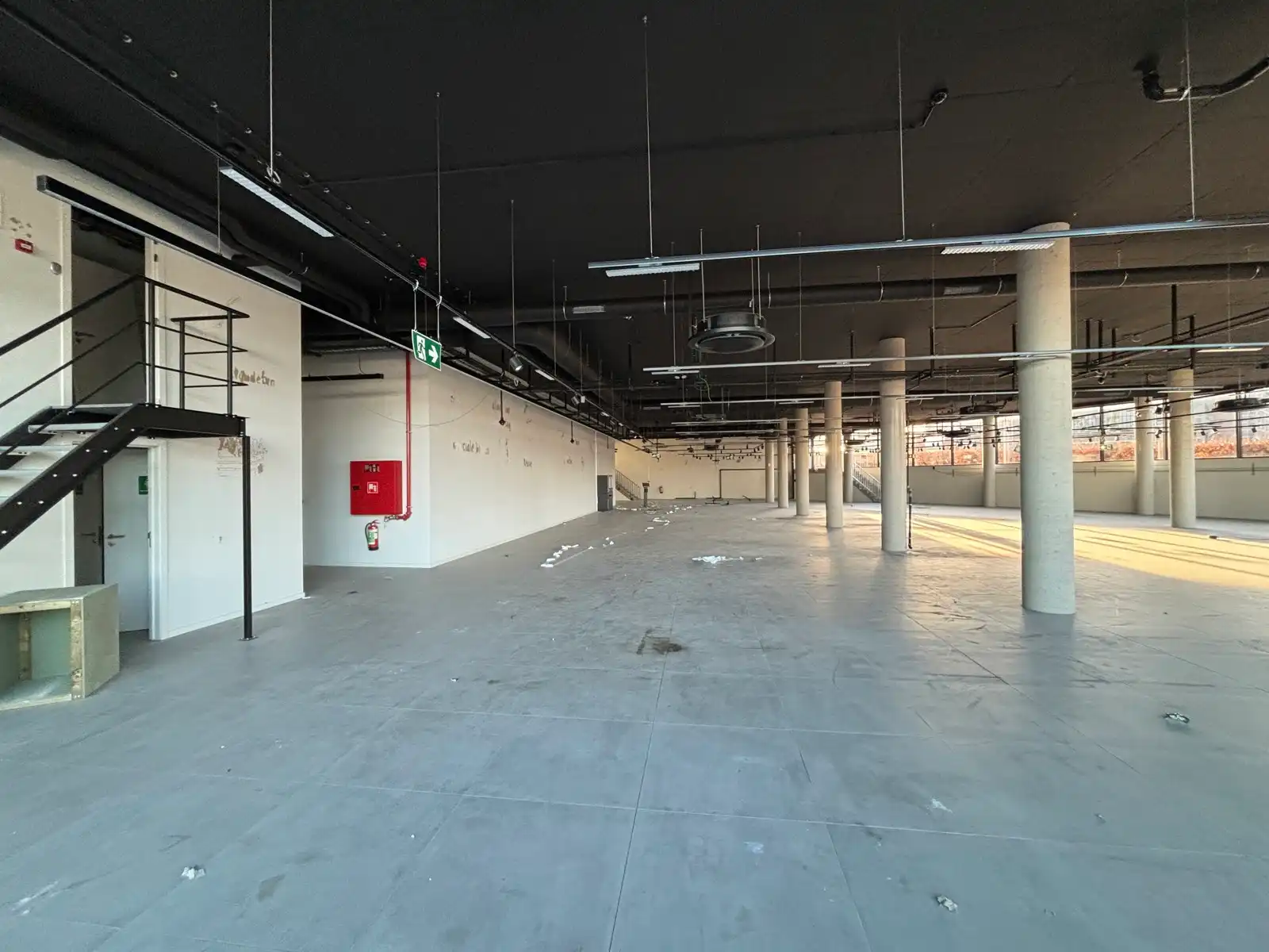 Commerciële ruimte (999 m²) te huur – Keerdok Mechelen foto 4
