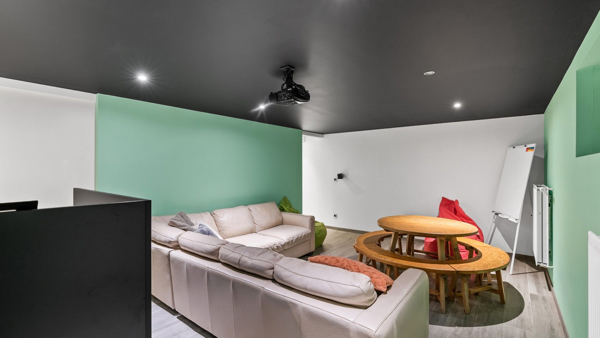 Energiezuinige woning met 4 slpkrs, zwembad en wellness in As foto 11