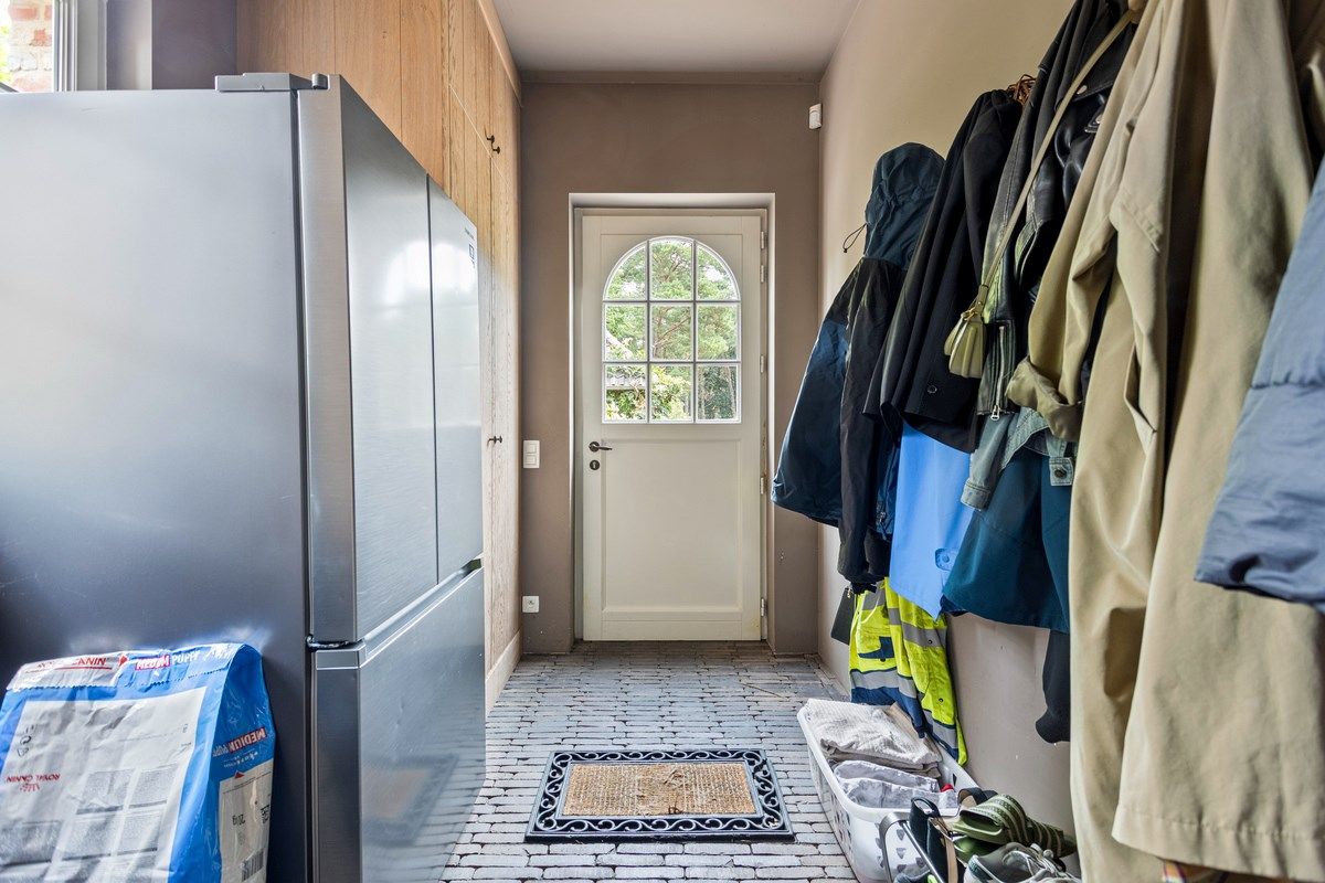 Exclusieve villa met oa 5 slaapkamers en verwarmde zwemvijver  op 2.070 m². foto 32