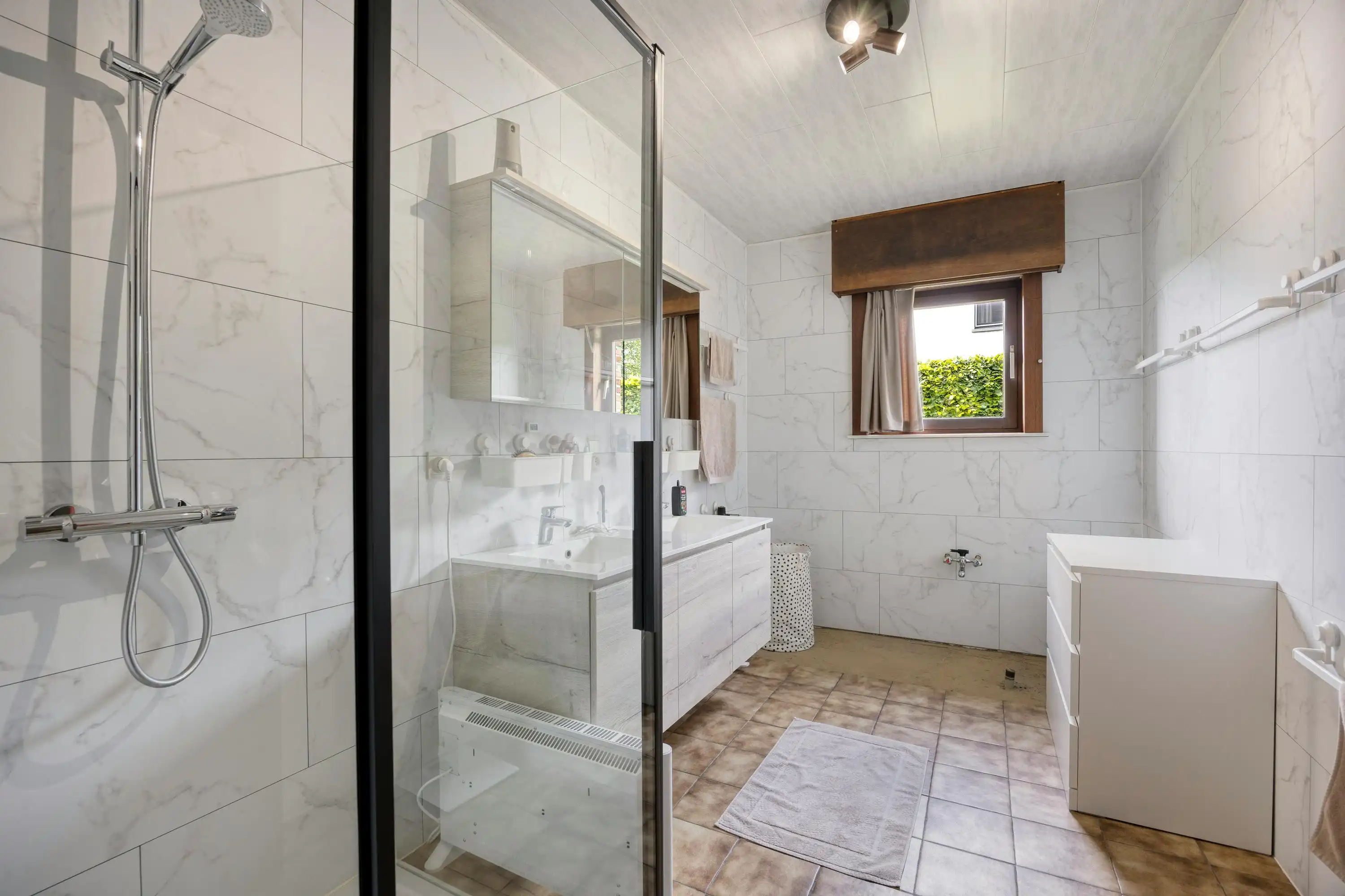 Alleenstaand huis met veel potentieel te koop in Waregem foto 10