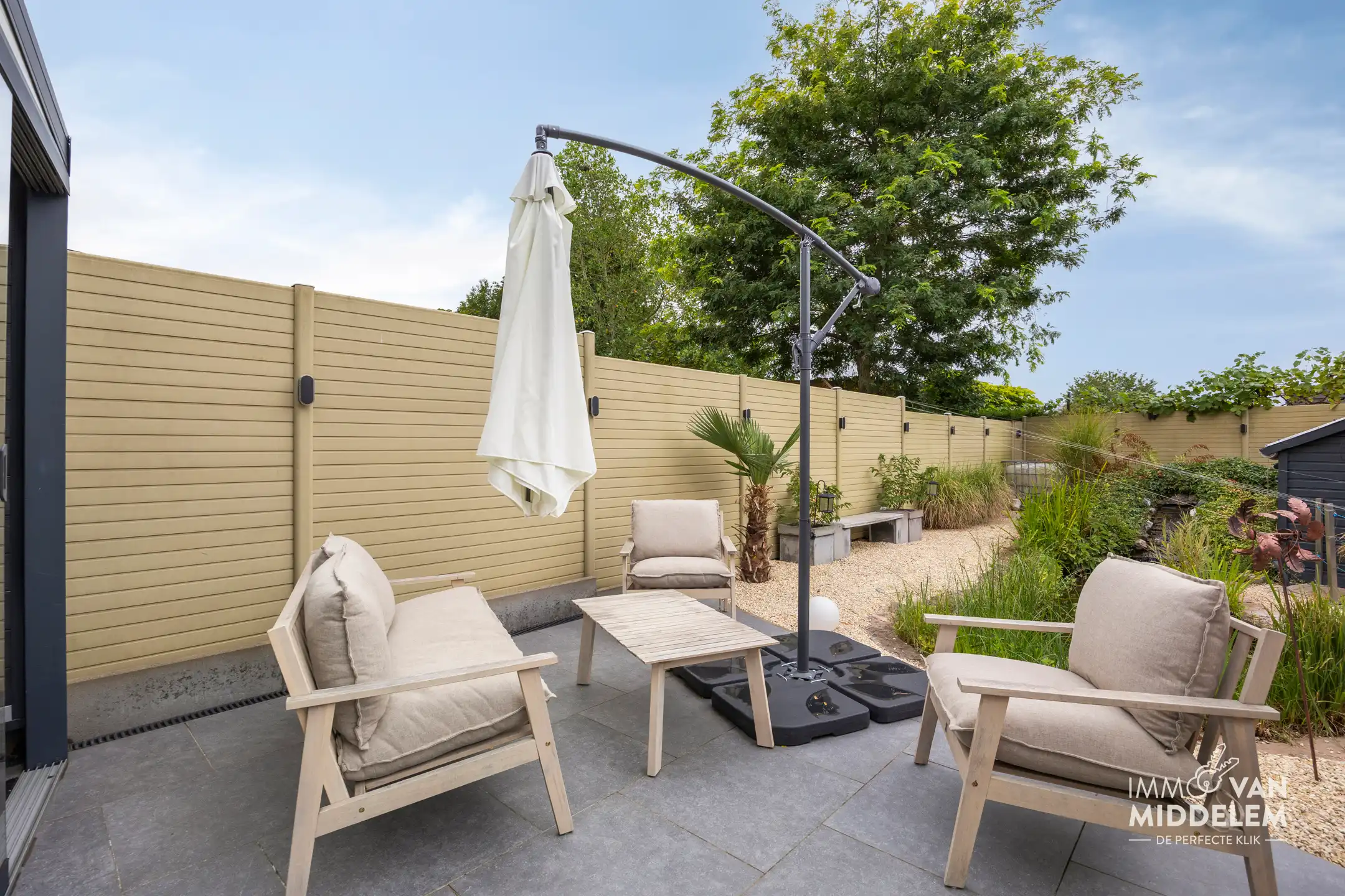 INSTAPKLARE WONING MET 3 KAMERS, ZWEMBAD, GARAGE EN TUIN foto 20