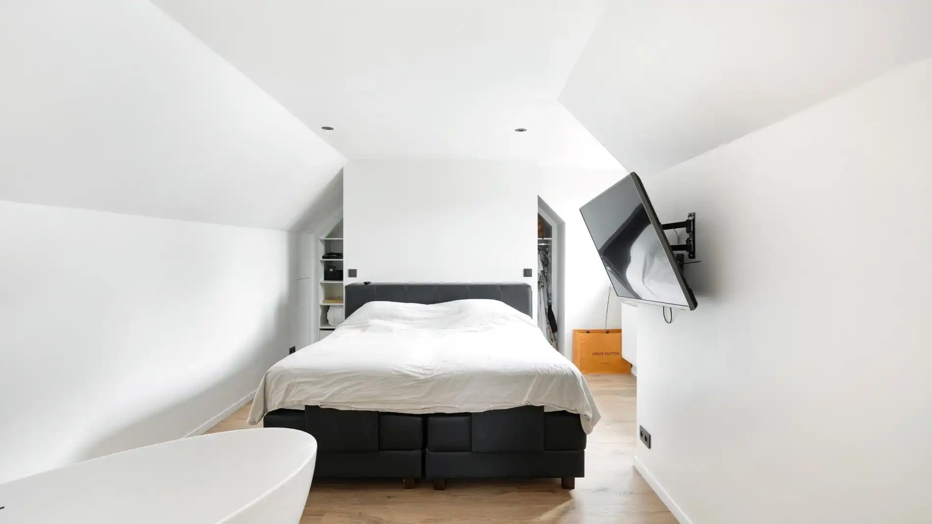 Residentieel gelegen alleenstaande villa te Knokke foto 15