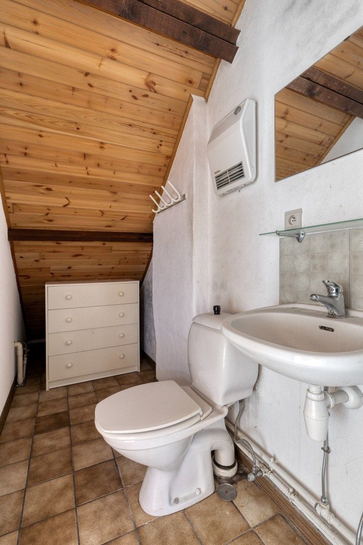 Op te frissen studio in kleinschalig gebouw foto 6