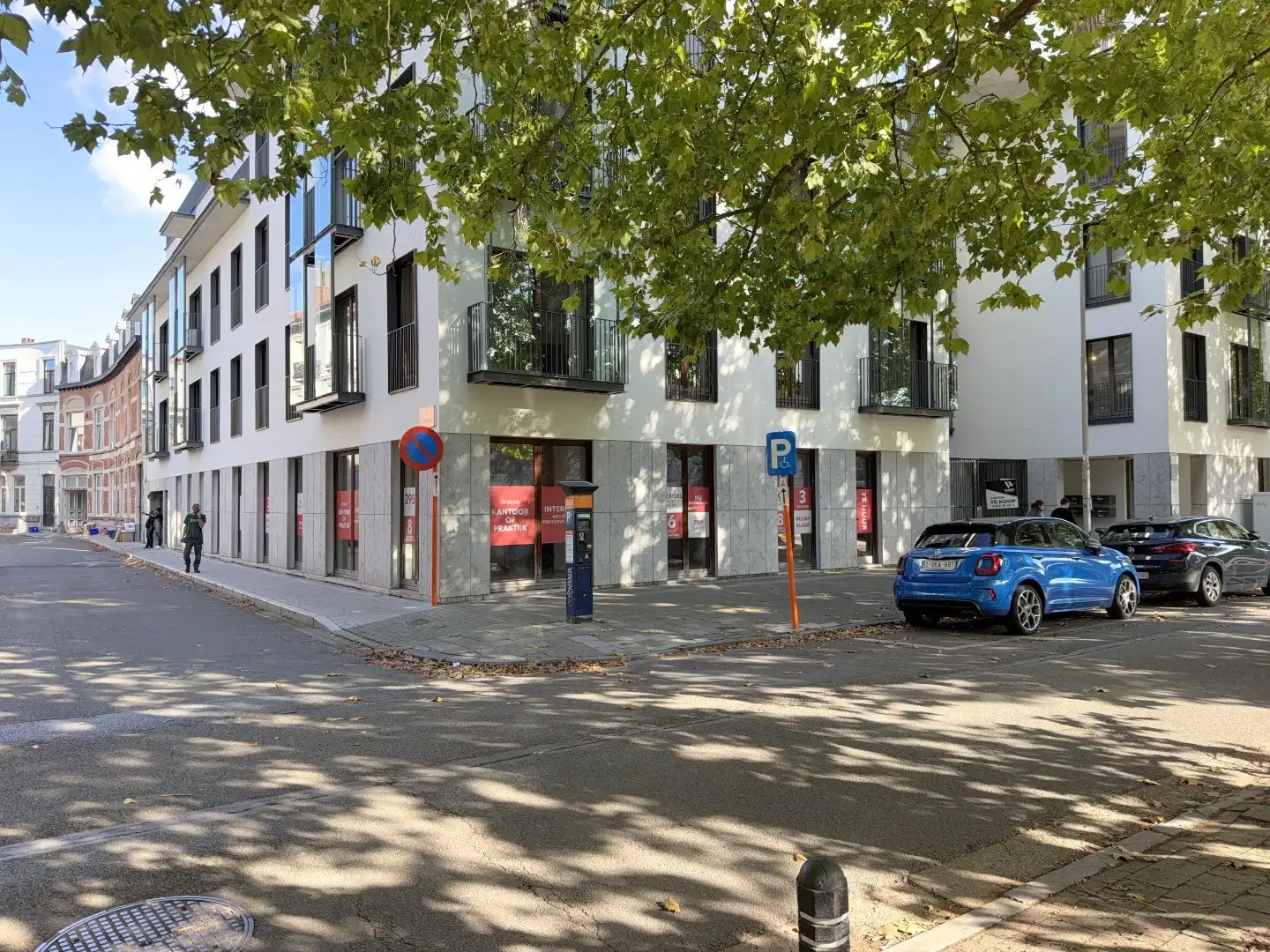 Kantoor te huur op unieke ligging langs Coupure in Gent foto {{pictureIndex}}