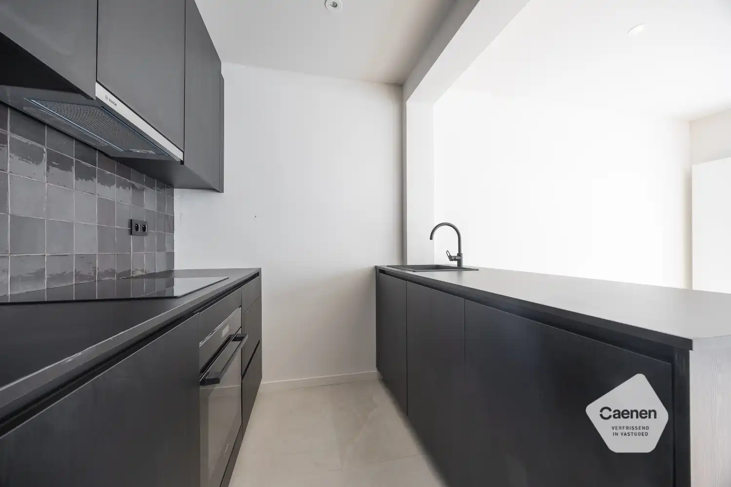 Ruim, gerenoveerde duplex te Mariakerke foto 7
