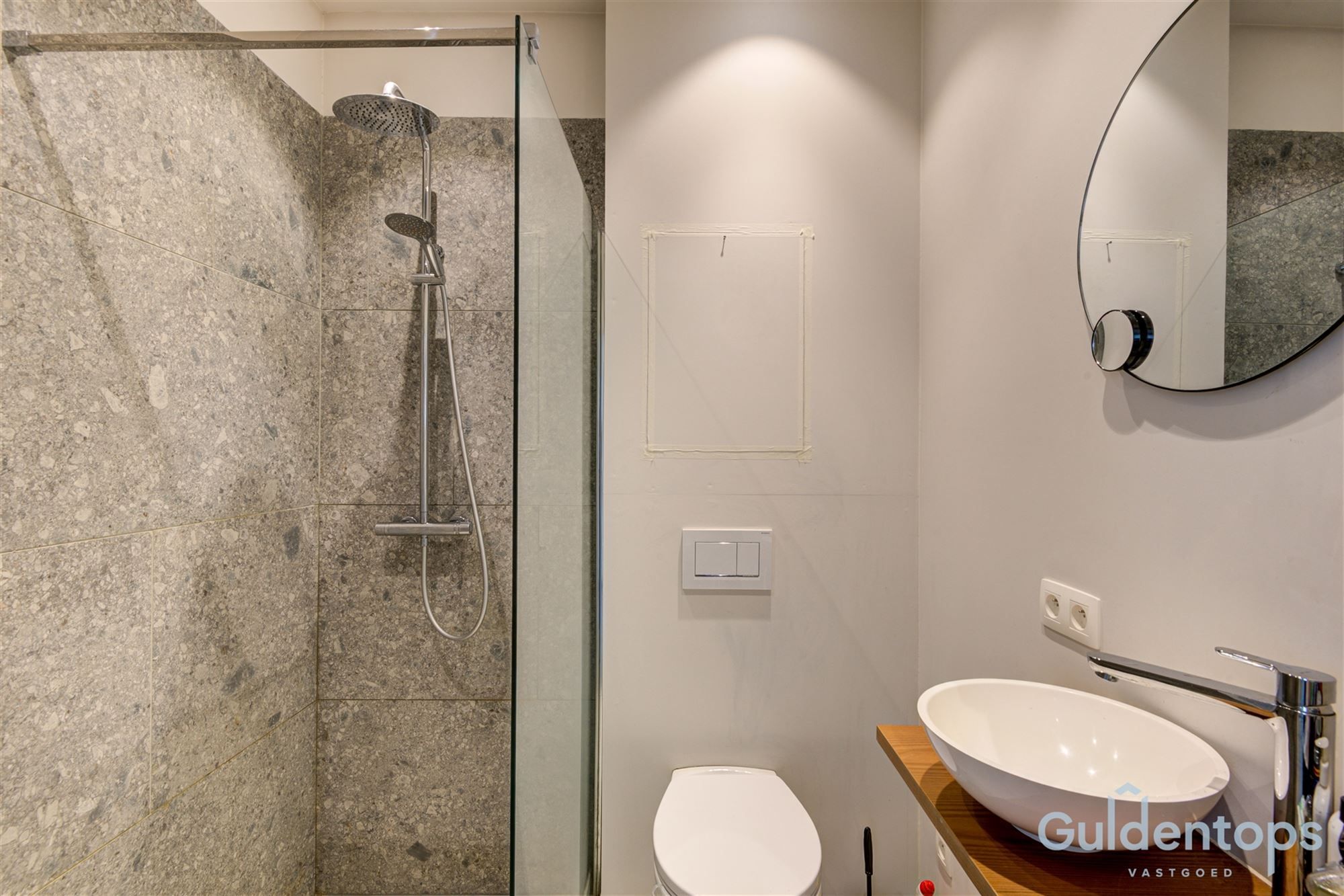 Knap gebouw bestaande uit 2 appartementen én magazijn foto 12