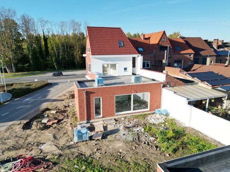 GERENOVEERD APPARTEMENT MET 3 SLPKS EN TUIN TE LANAKEN foto 2